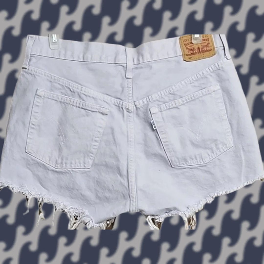 Denime Levi’s 501 Denim Cutoff Shorts Women’s 32 Lilac Raw Hem Distressed Button Fly Size 24" / US 00 / IT 34 - 1 Thumbnail
