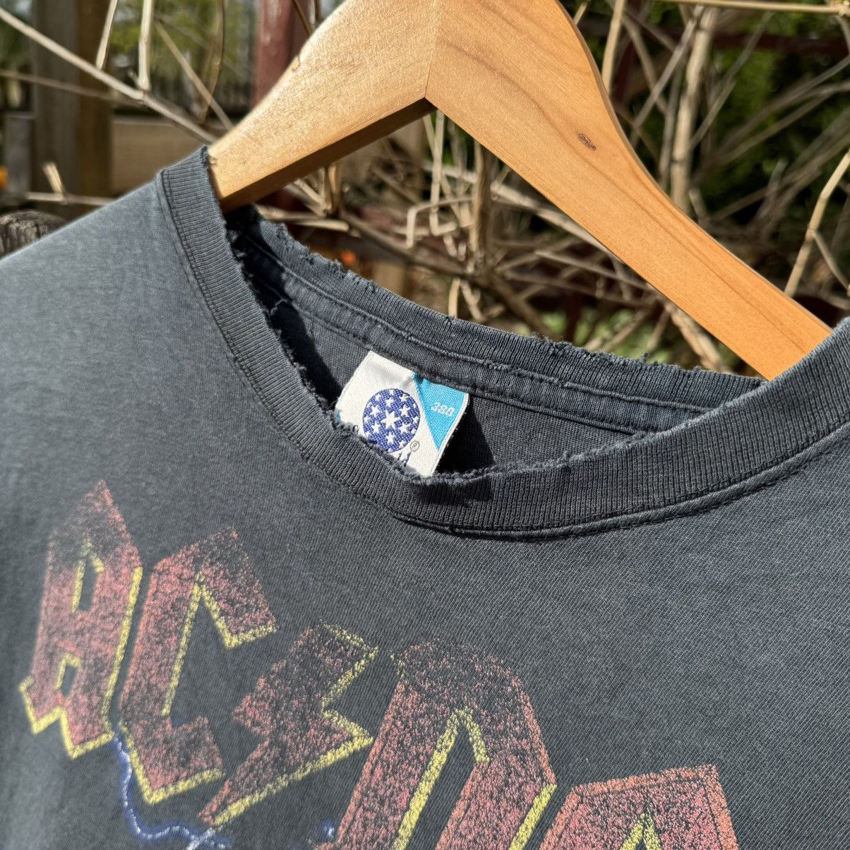 AC/DC × Band Tees × Vintage Vintage ACDC Black Ice World Tour Washed Thrashed Tee 00s Size US L / EU 52-54 / 3 - 9 Thumbnail