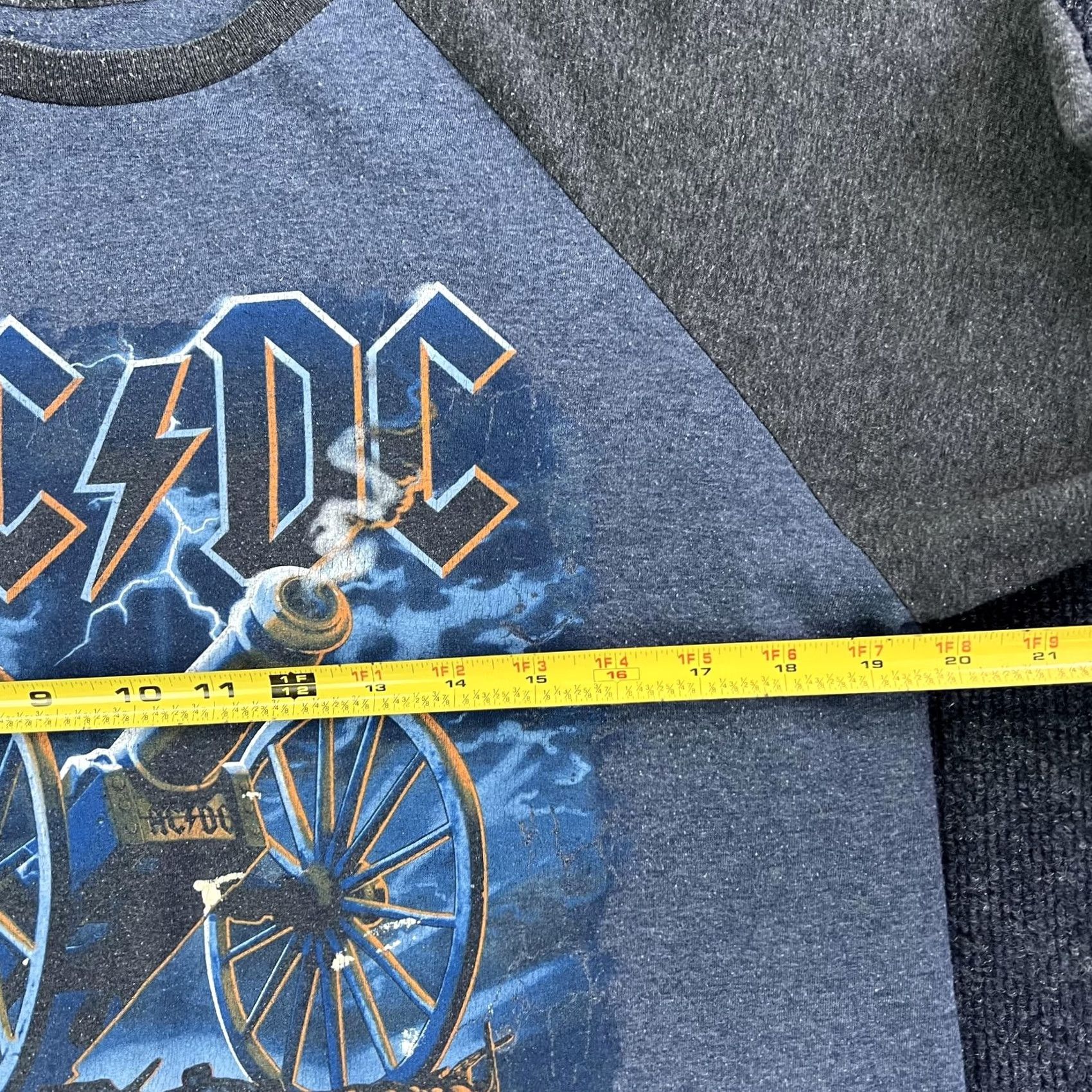 Liquid Blue Liquid Blue Shirt Mens L For Those About Rock Raglan Size US L / EU 52-54 / 3 - 6 Thumbnail