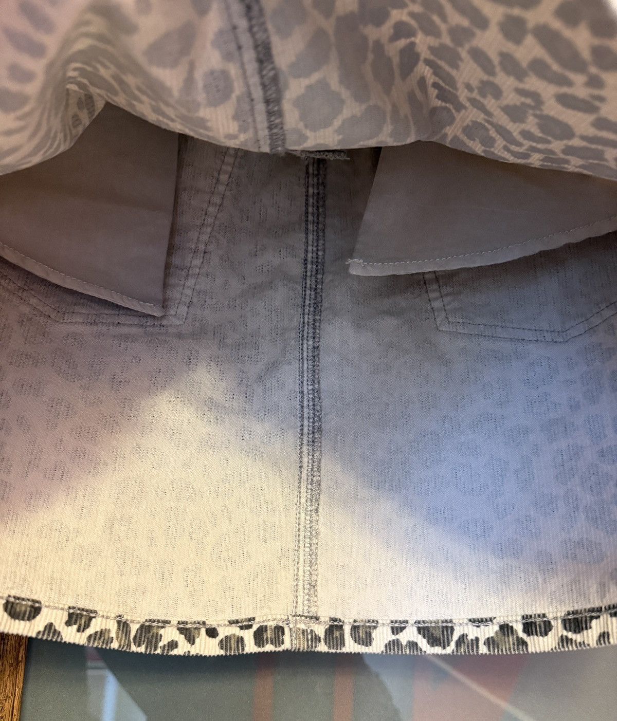 American Eagle Outfitters American Eagle Leopard Print Stretch Corduroy Mini Skirt Size 30" / US 8 / IT 44 - 6 Thumbnail
