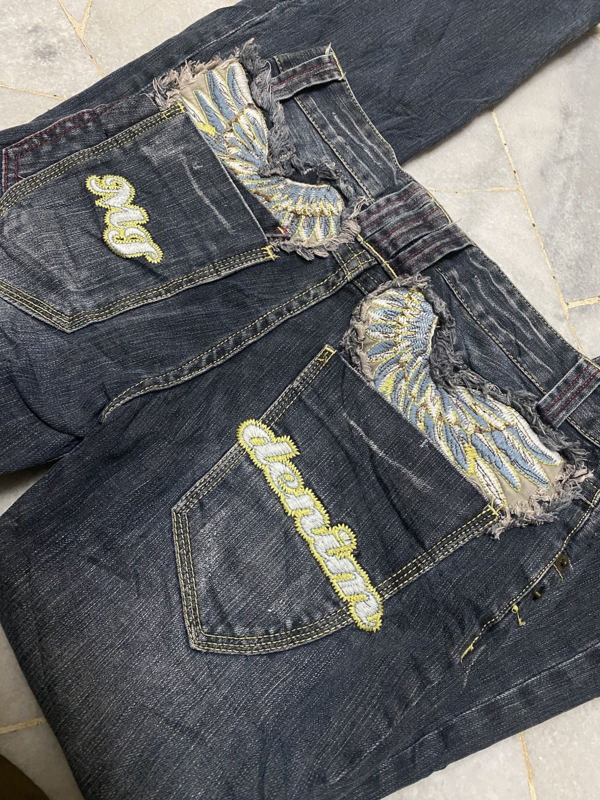 Japanese Brand Vintage Embroidered Wing Denim Jeans (Y2K Style) Size 30" / US 8 / IT 44 - 1 Thumbnail