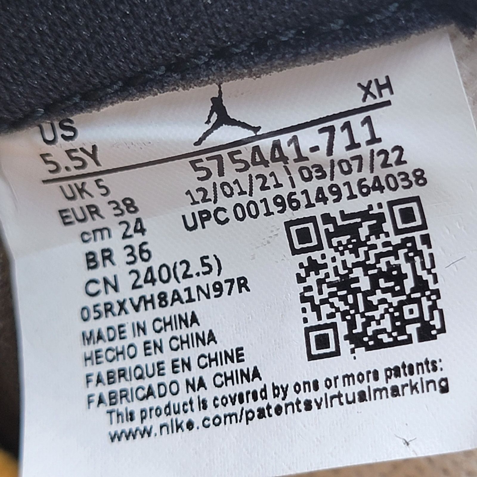 Jordan Brand Air Jordan 1 Retro High OG GS 'Yellow Toe' Sz 5.5 575441-711 Size US 5.5 / EU 38 - 8 Thumbnail