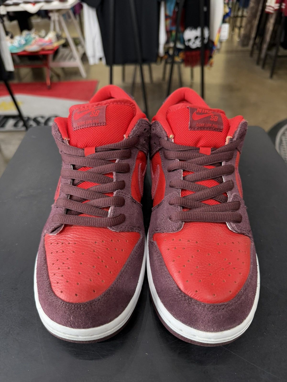 Nike Nike SB Dunk Low Cherry Size 9.5 (2022) Size US 9.5 / EU 42-43 - 2 Thumbnail