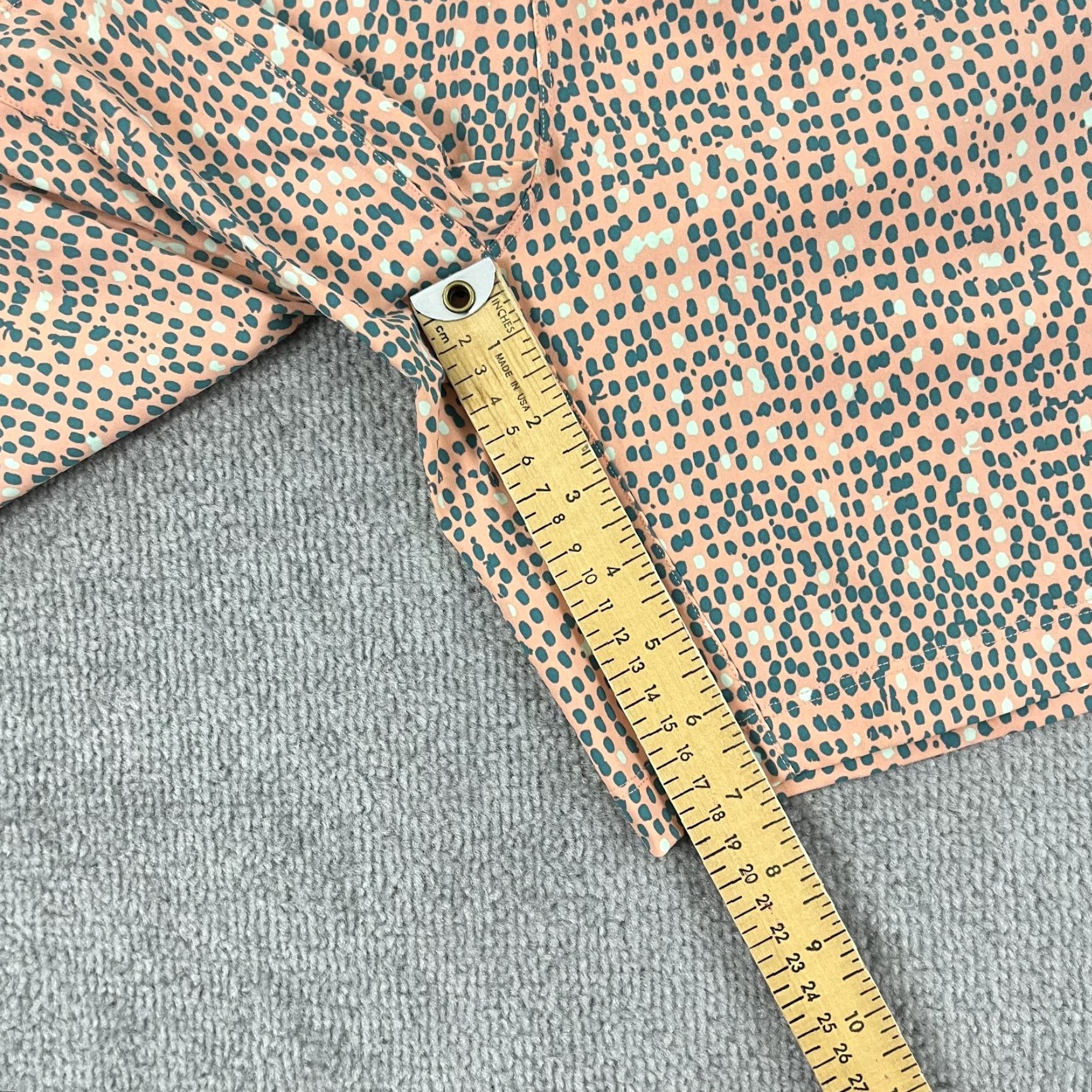Fabletics Fabletics The One Shorts Mens Medium 7" Linerless Peach Geometric Active Gym Fabletics Brand Men Size M / 7" Inseam Shorts Size US 31 - 5 Thumbnail