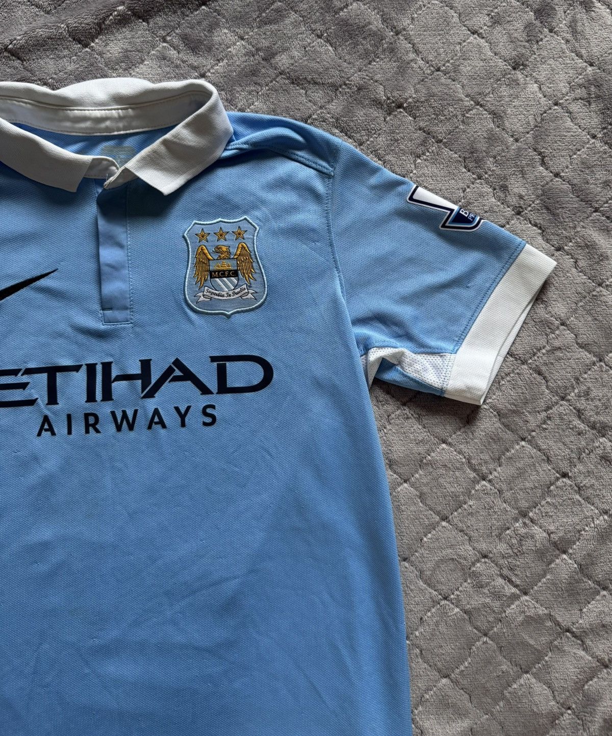 Vintage Vintage Nike Manchester City 2013/14 Home Jersey Size US XS / EU 42 / 0 - 4 Thumbnail