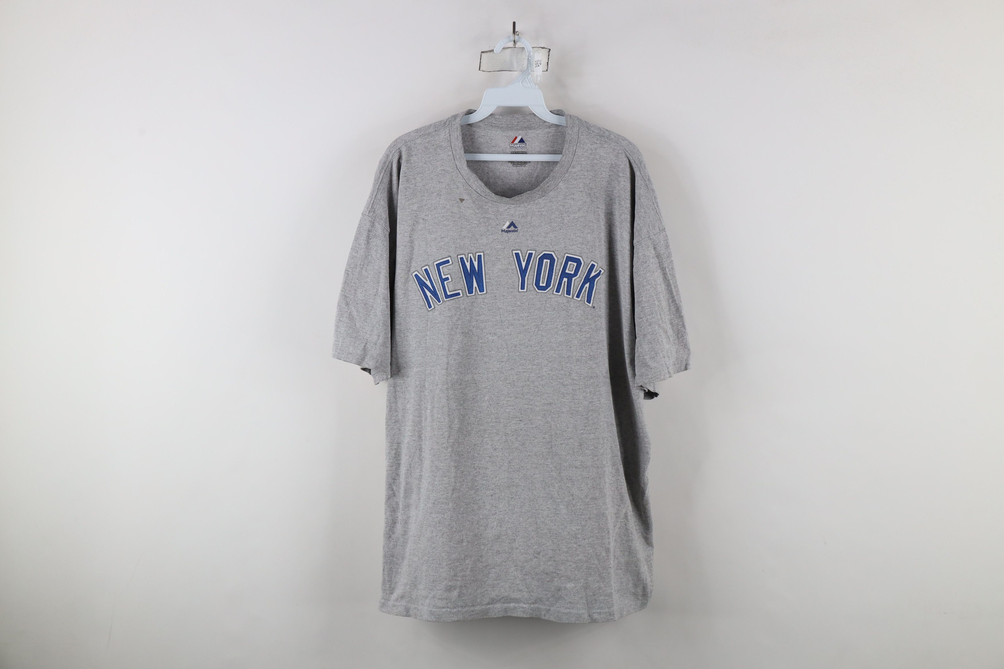 Majestic × Vintage Vintage Majestic Spell Out New York Yankees Baseball T-Shirt Size US XXL / EU 58 / 5 - 1 Thumbnail