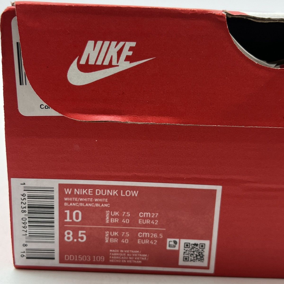 Nike Nike dunk low triple white Size US 10 / EU 43 - 9 Thumbnail