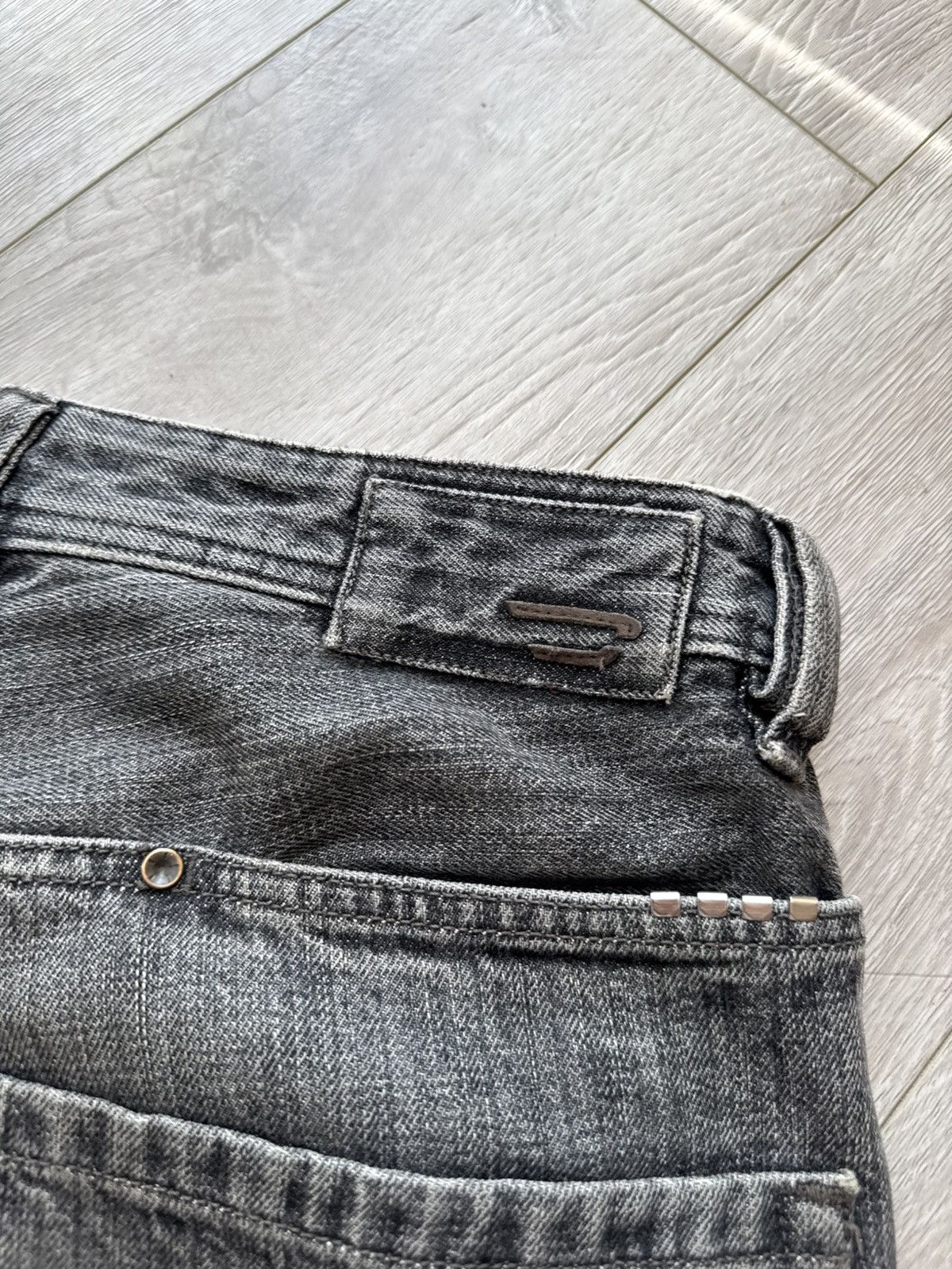 Diesel Vintage Diesel Grey Distressed Jeans Y2K Size US 31 - 8 Thumbnail