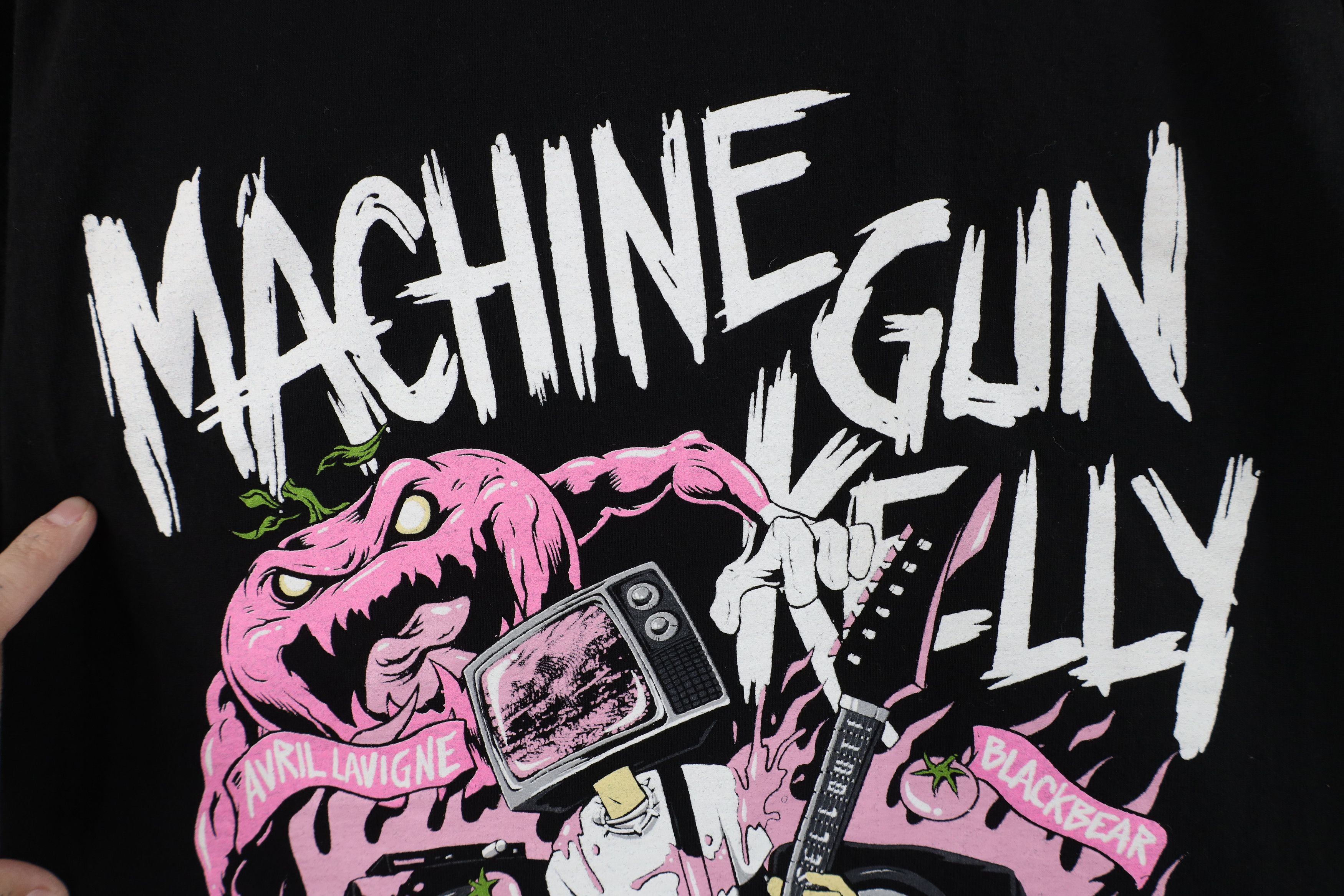 Vintage Machine Gun Kelly Spell Out Mainstream Sellout Tour T-Shirt Size US S / EU 44-46 / 1 - 5 Thumbnail