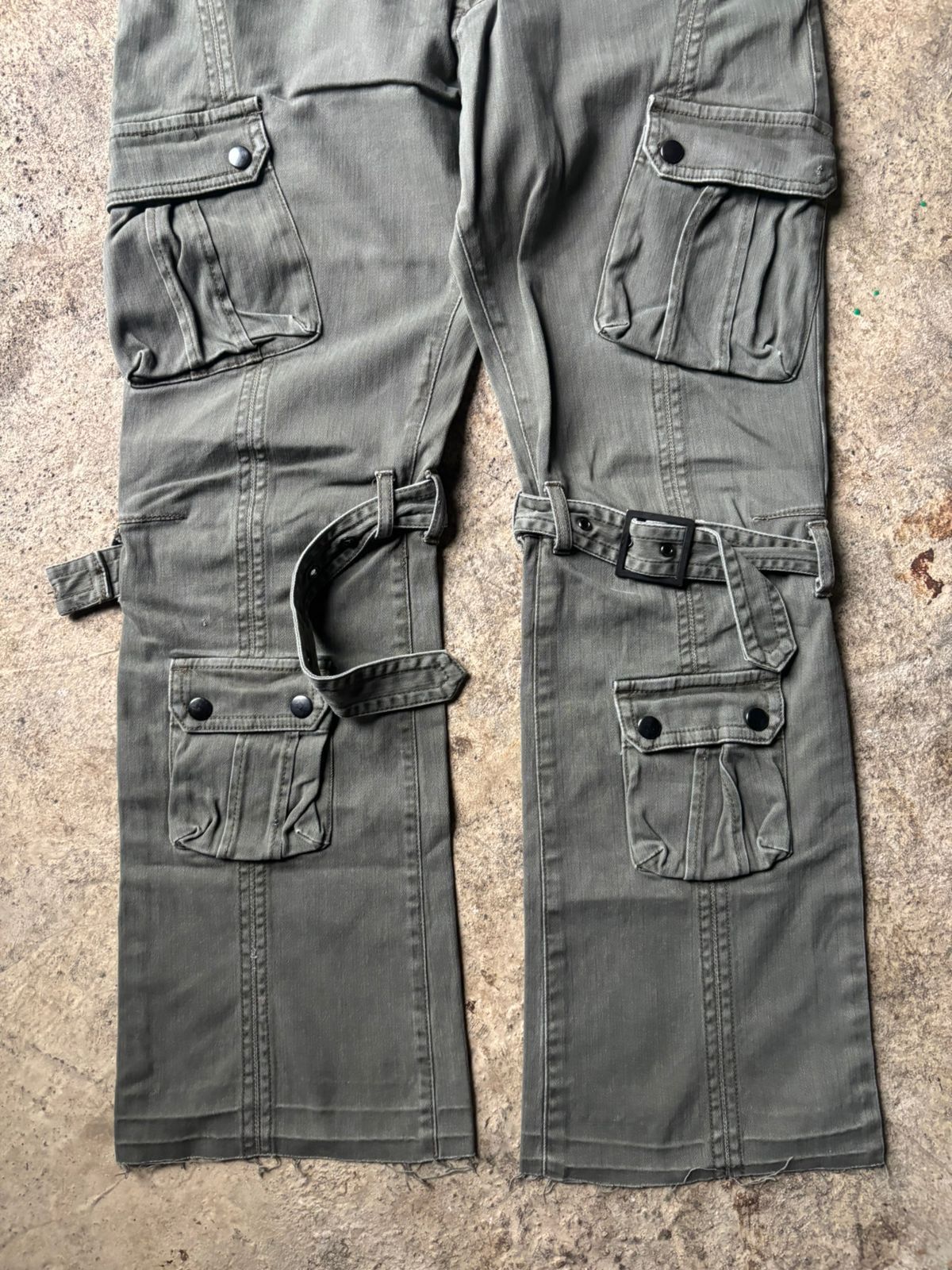 Japanese Brand 2000s Semantic Design Multipocket Bondage Cargo Pants Size US 31 - 4 Thumbnail