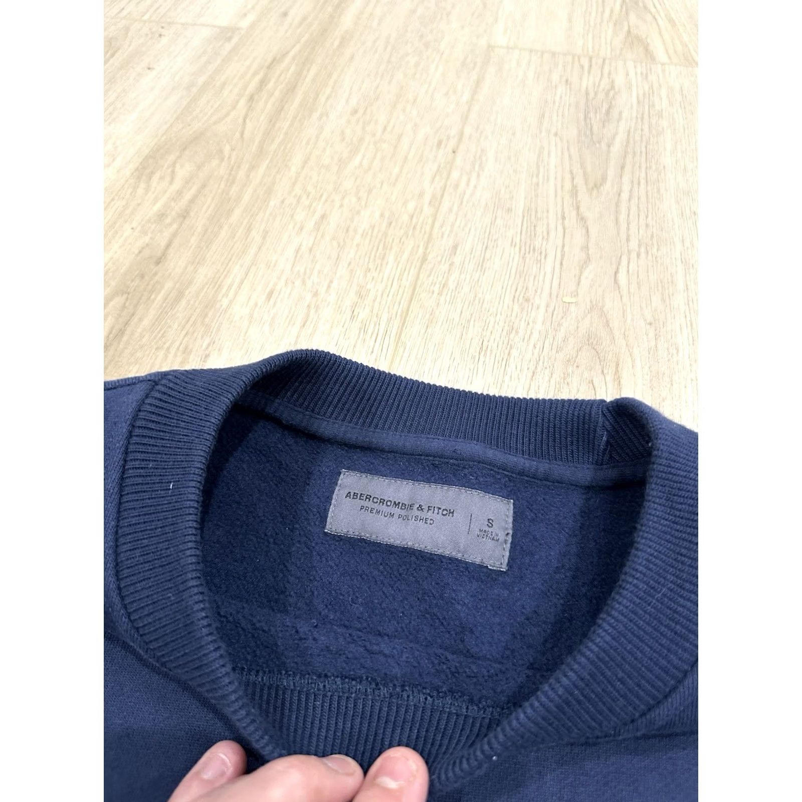 Abercrombie & Fitch Abercrombie White Lotus Sweatshirt Adult Small Navy Unisex Size S / US 4 / IT 40 - 6 Thumbnail