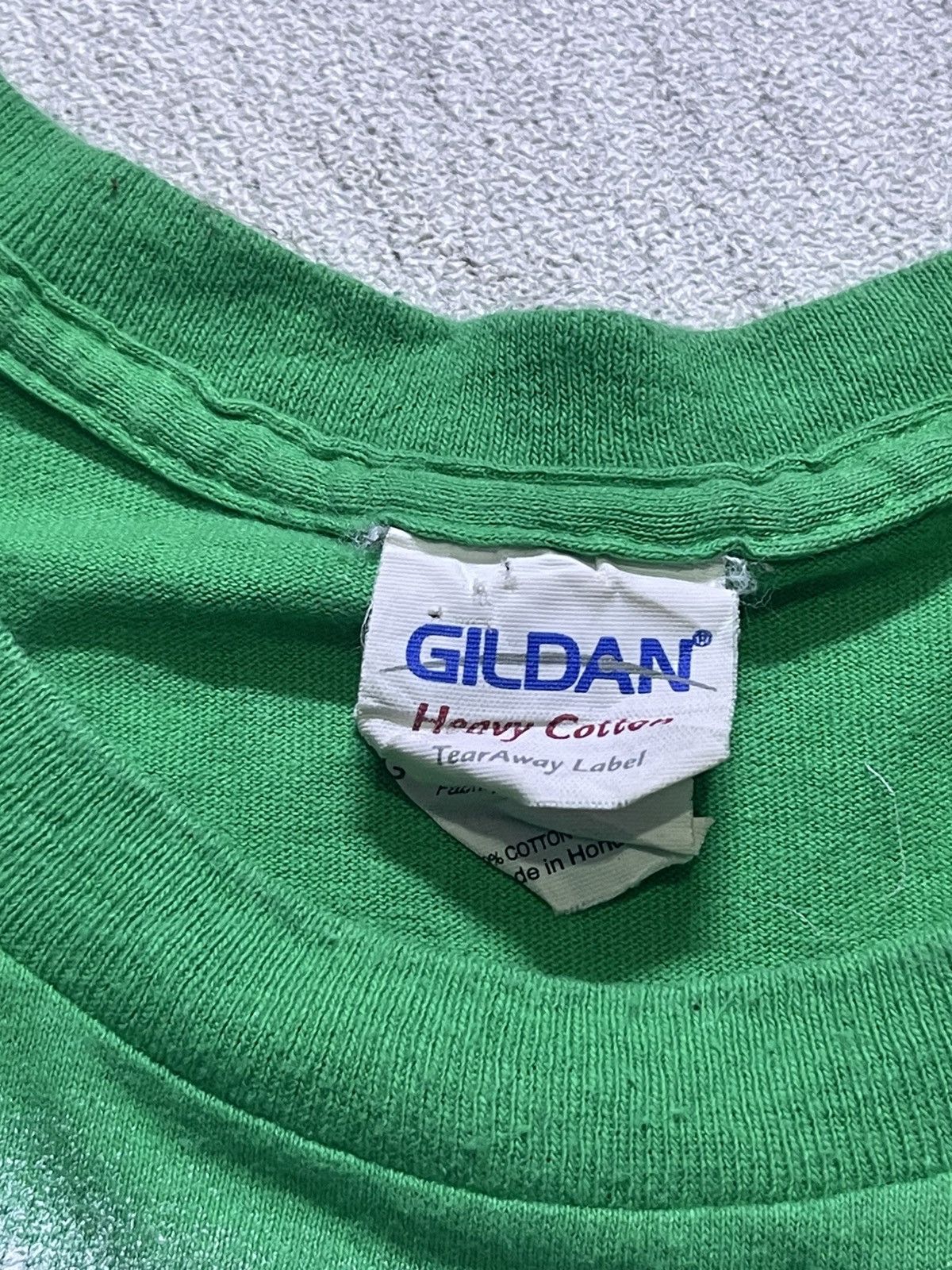 Japanese Brand VINTAGE GILDAN short sleeve tshirt Size US L / EU 52-54 / 3 - 3 Thumbnail
