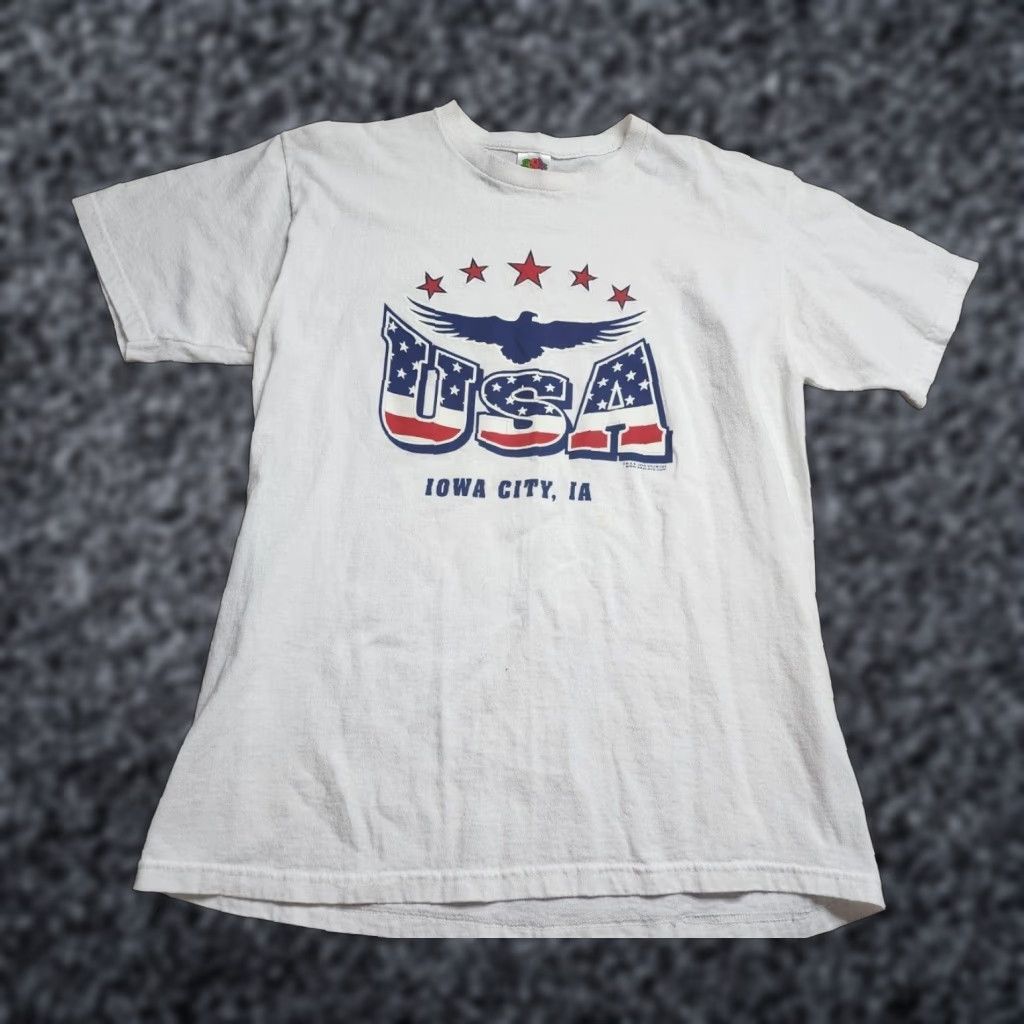 Fruit Of The Loom VINTAGE Fruit of the Loom T-Shirt Shirt Mens L Iowa City Patriotic Flag Distressed White 1990s Graphic Tee Mens Size US L / EU 52-54 / 3 - 1 Thumbnail