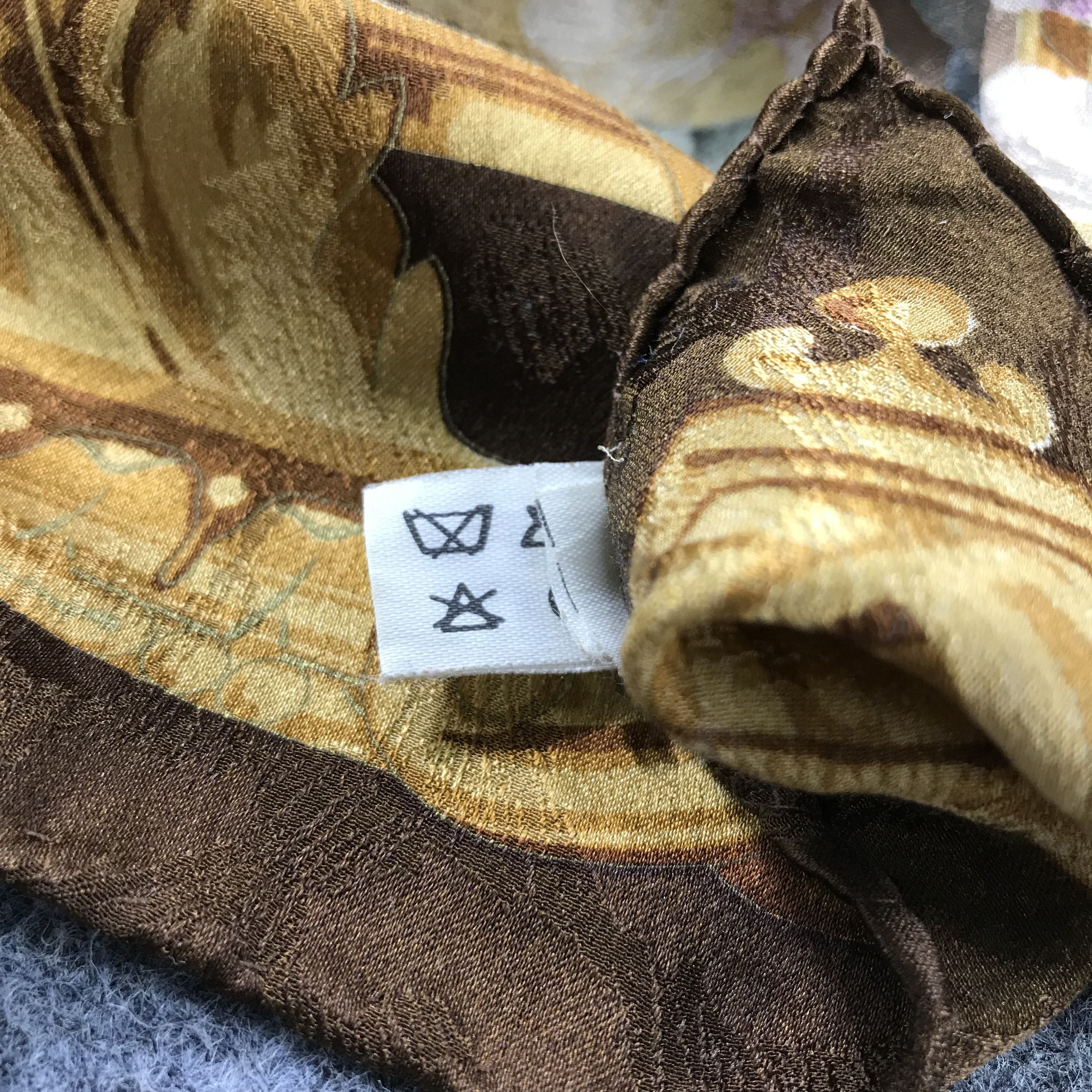 Vintage Yukiko Hanai Floral Silk Scarf M145 Size ONE SIZE - 6 Thumbnail