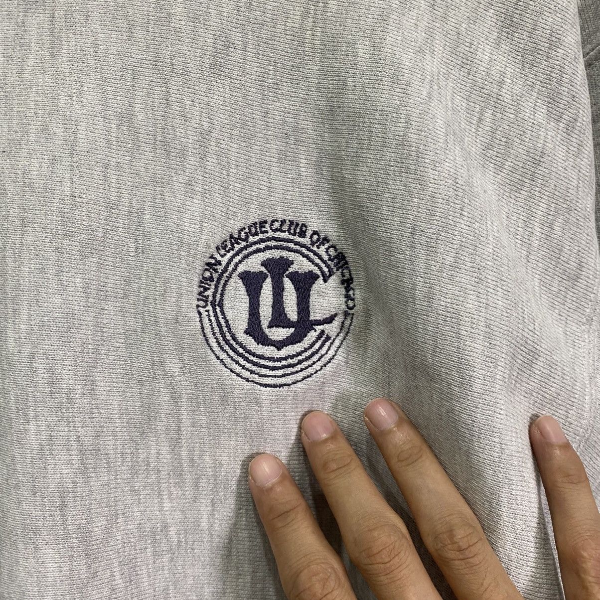 Champion Vintage 90s Champion ReverseWeave University Logo Distressed Size US XL / EU 56 / 4 - 5 Thumbnail