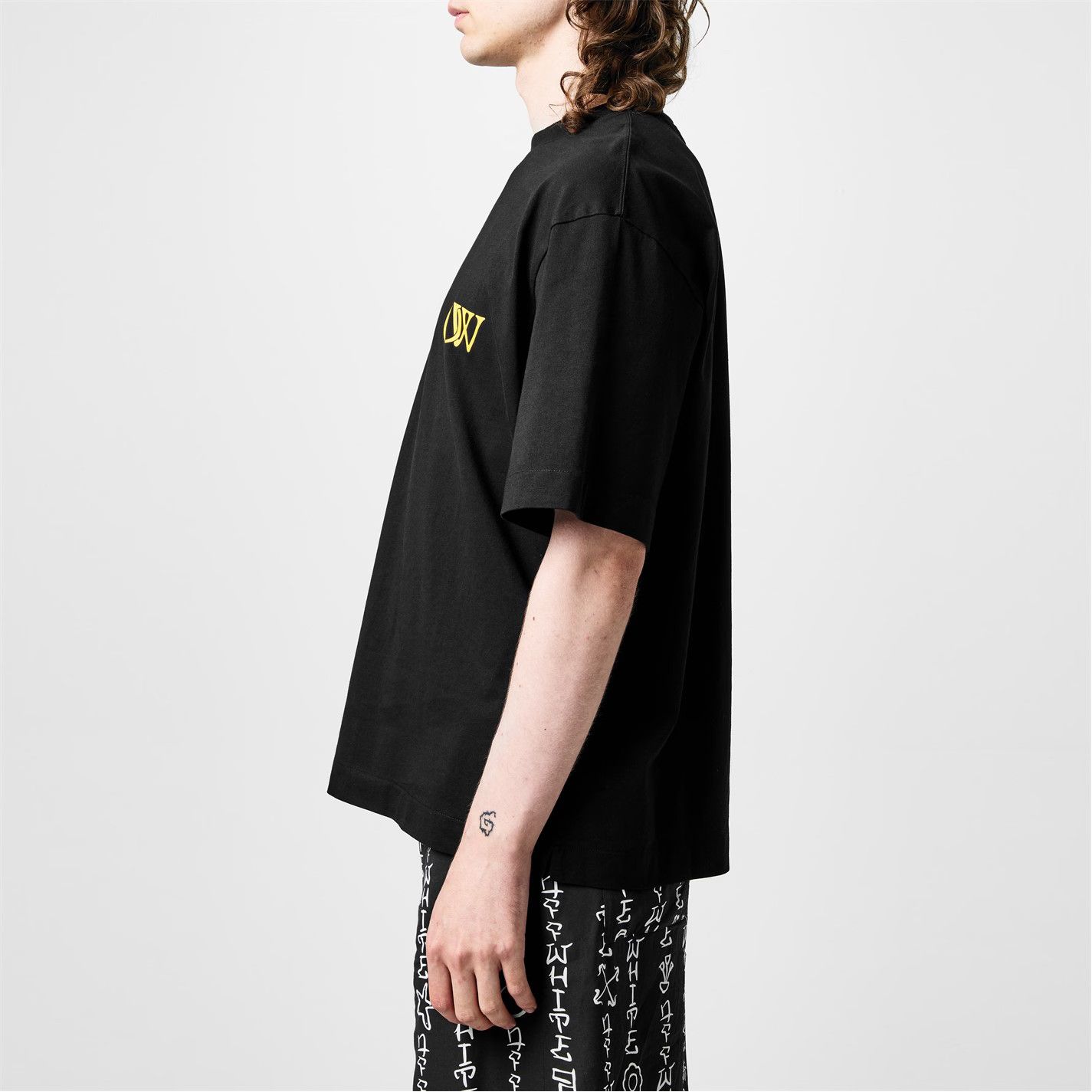 Off-White o1g2r1mq0226 23 Skate Oversized Fit T-Shirt In Black Size US M / EU 48-50 / 2 - 5 Thumbnail
