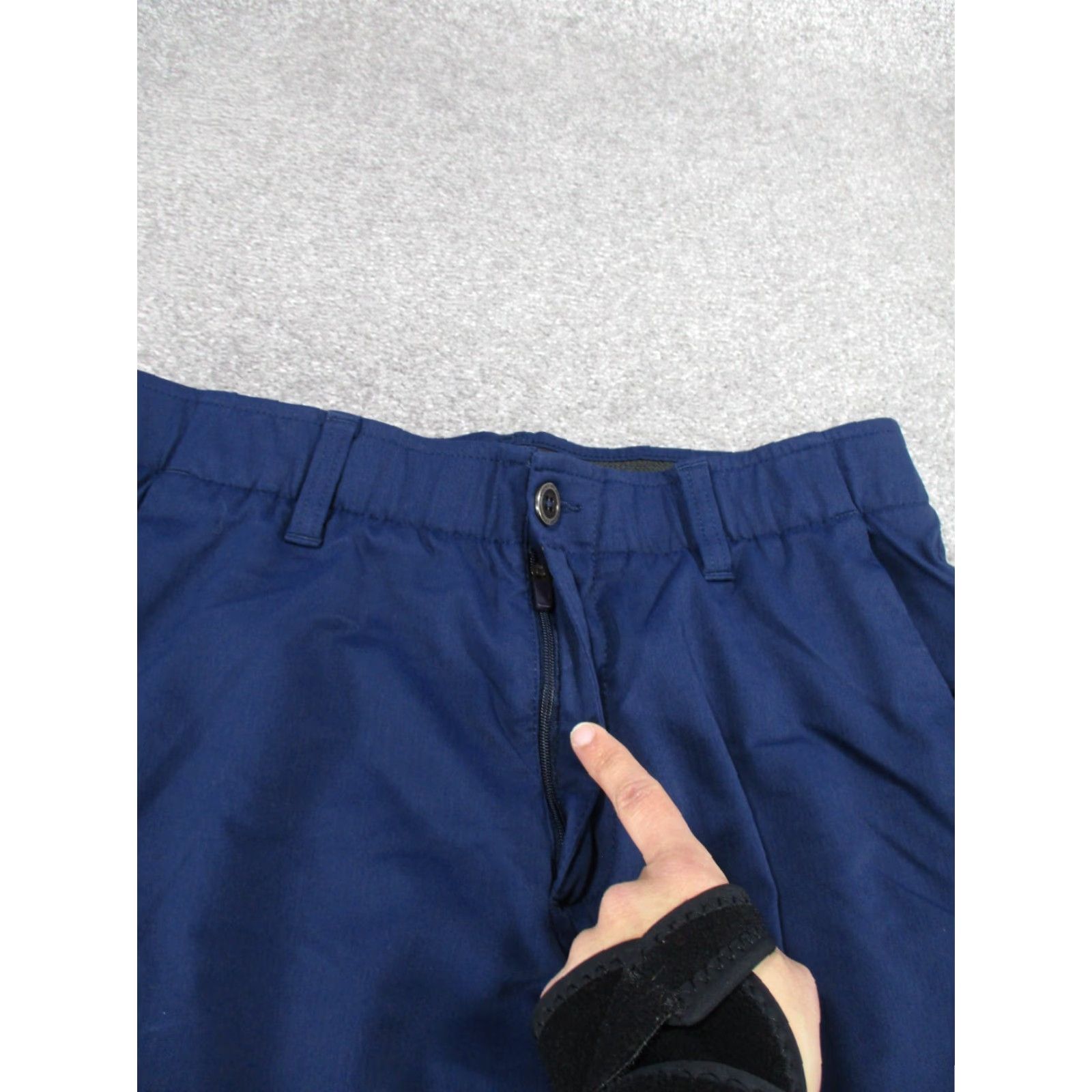 Under Armour Under Armour Shorts Mens 32 HeatGear Navy Blue Performance Chinos Golf Short Size US 32 / EU 48 - 2 Thumbnail