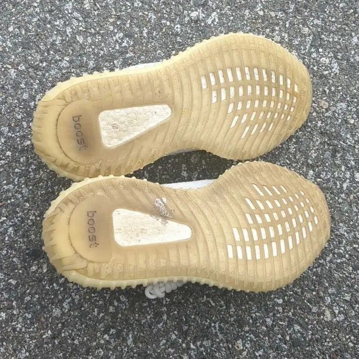 Adidas Adidas Yeezy Boost 350 V2 Cream White Triple CP9366 Size 6 Size US 7 / IT 37 - 5 Thumbnail