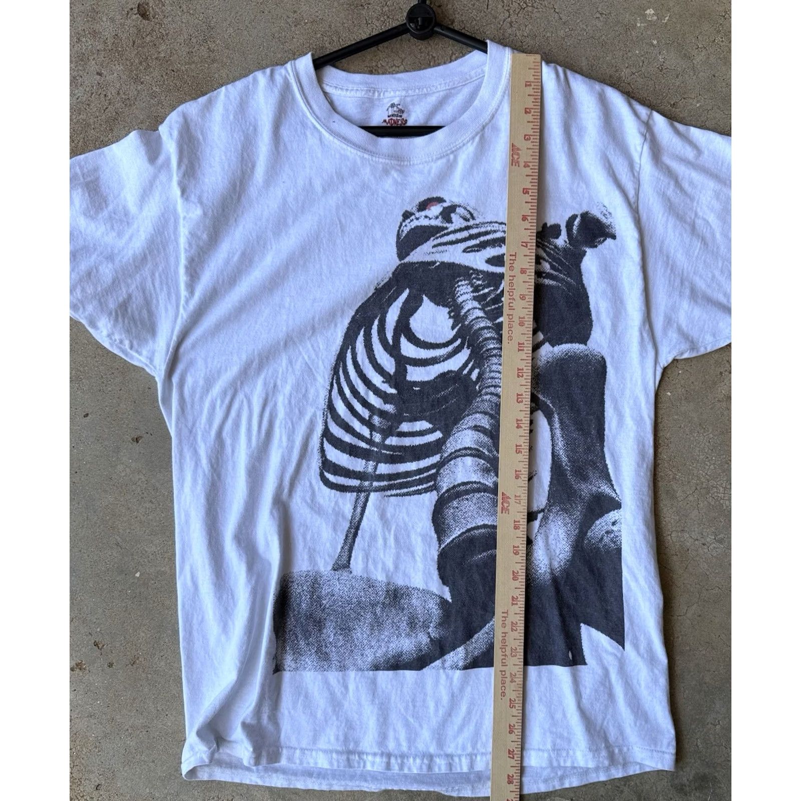Vintage VINTAGE Works Of Madness Colossal Skeleton T Shirt Made In USA ASTRO World Trippie Emo L White Unisex Adults Mens Women Size US L / EU 52-54 / 3 - 6 Thumbnail