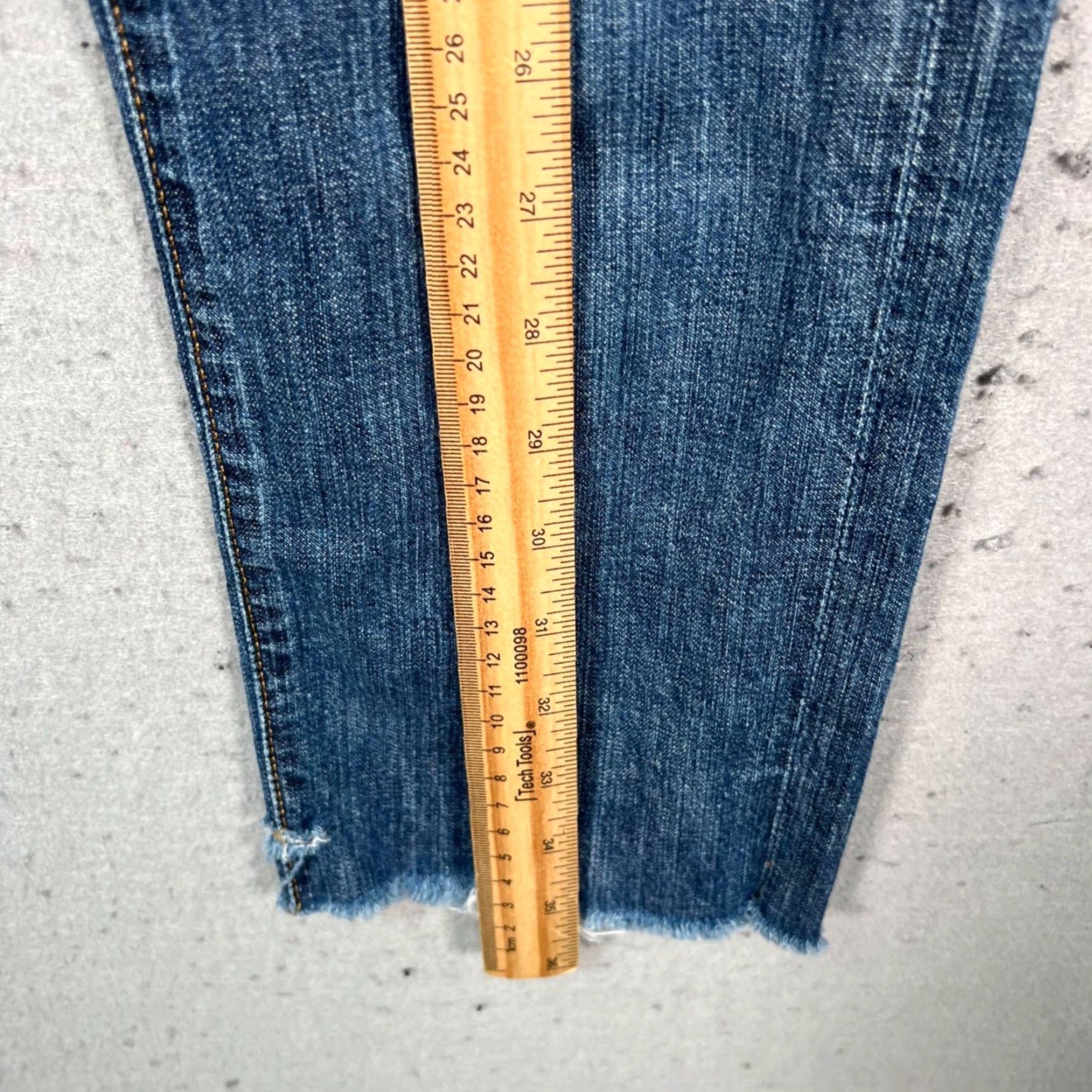 Levi's Levis Jeans Distressed 26 x 32 Womens 100% Cotton Denim Straight 5-Pocket Blue Size 26" / US 2 / IT 38 - 6 Thumbnail