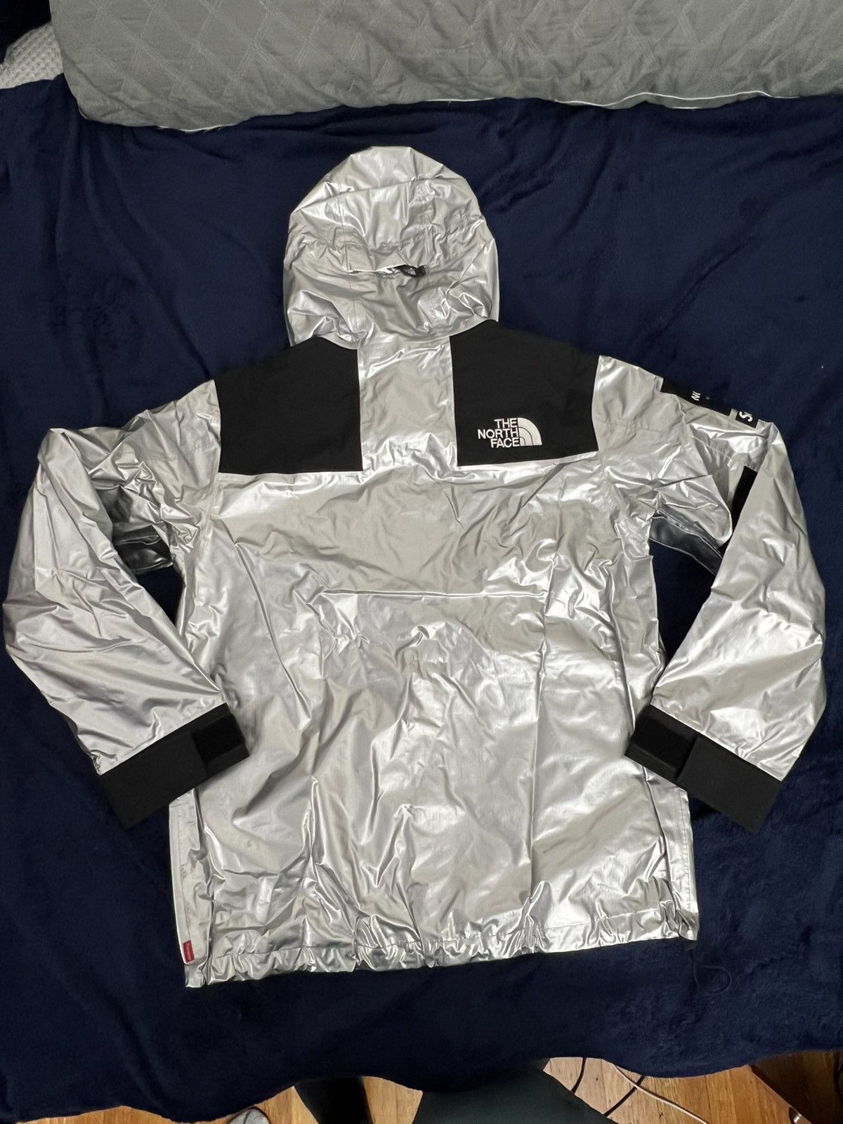 Supreme × The North Face Supreme x TNF Size US M / EU 48-50 / 2 - 5 Thumbnail