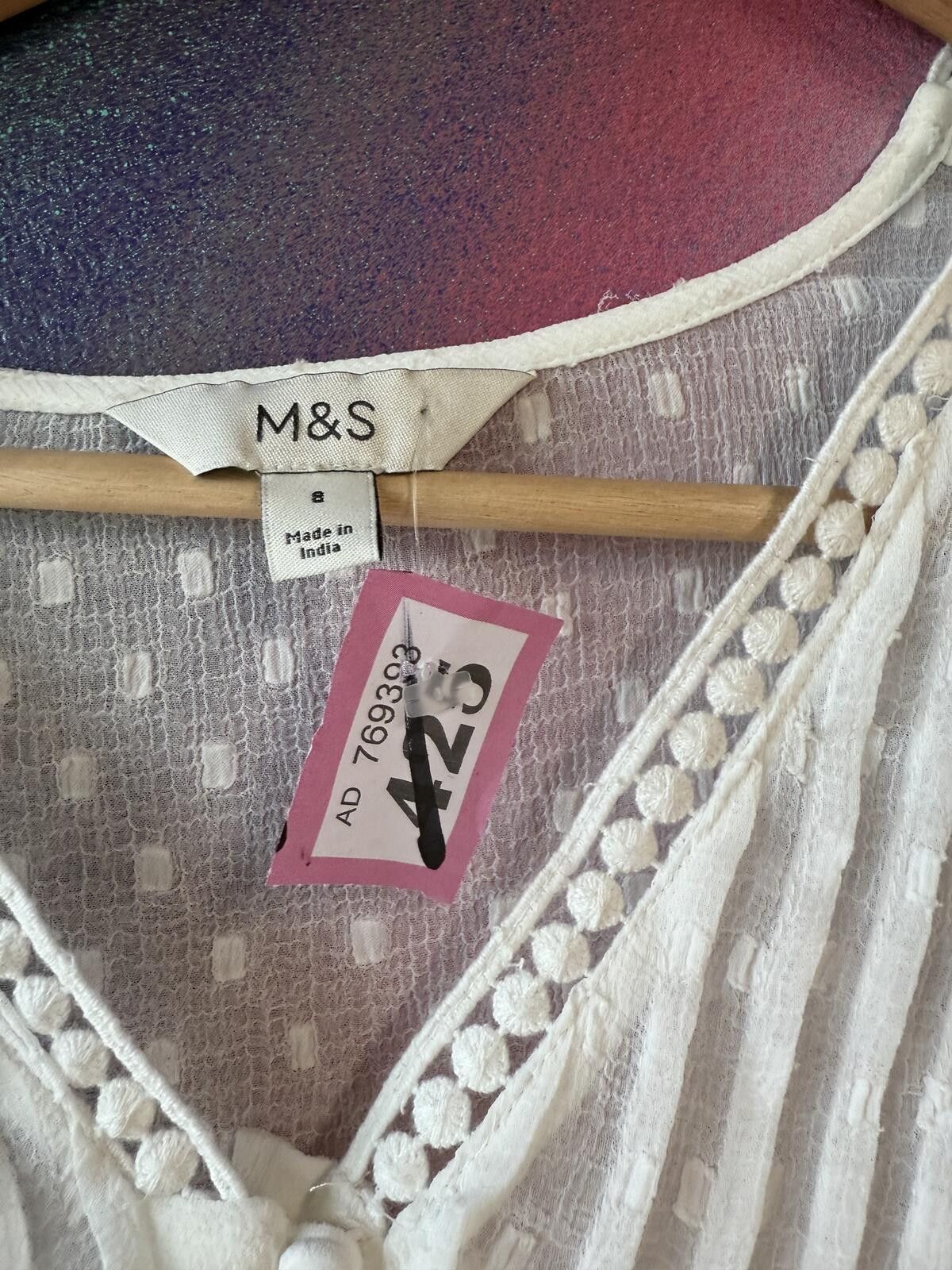 Other M&S white Swiss dot Pontic V- neck blouse Size S / US 4 / IT 40 - 2 Thumbnail