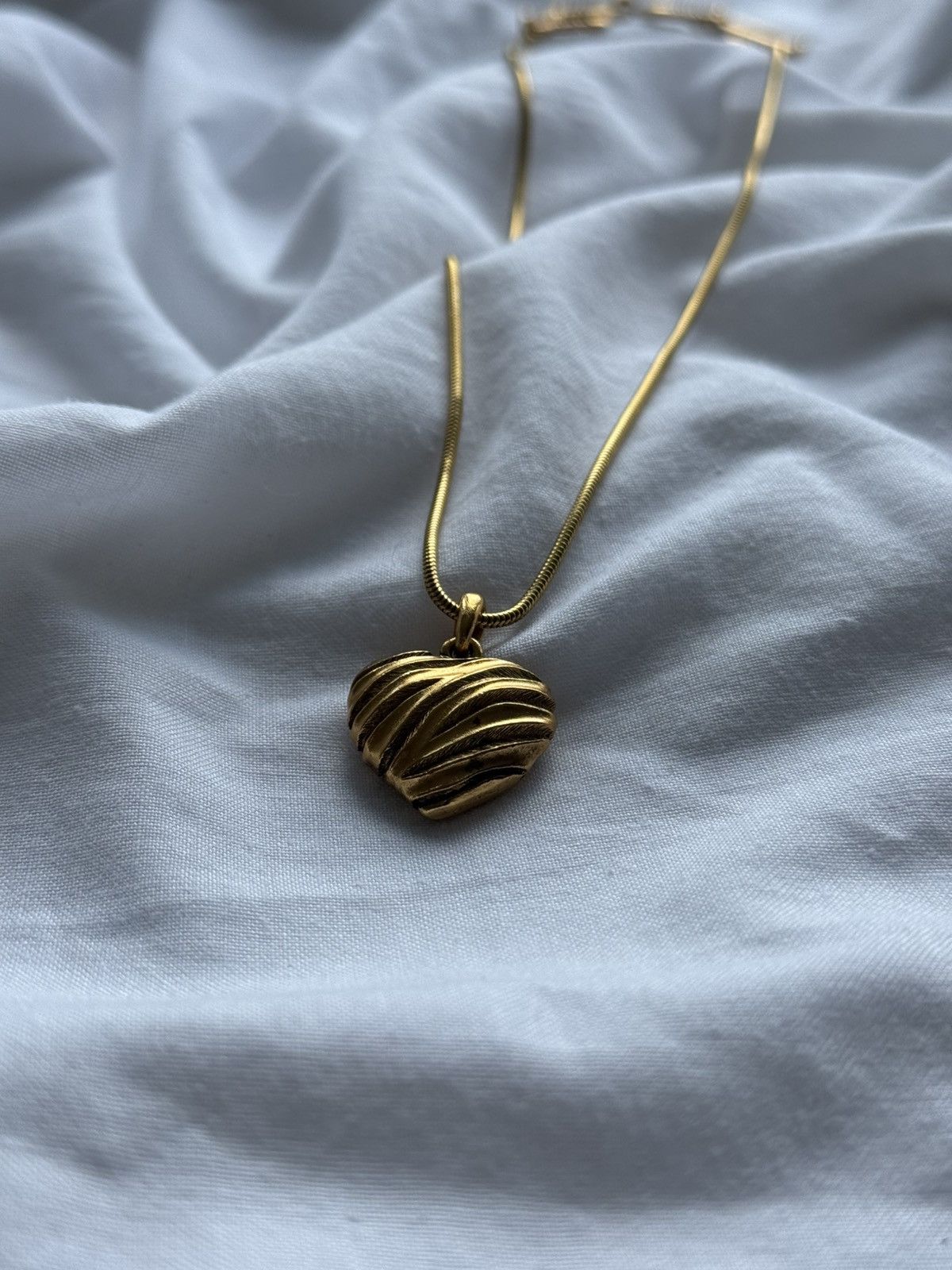 Yves Saint Laurent Yves Saint Laurent YSL Heart Pendant Gold color Necklace Size ONE SIZE - 3 Thumbnail
