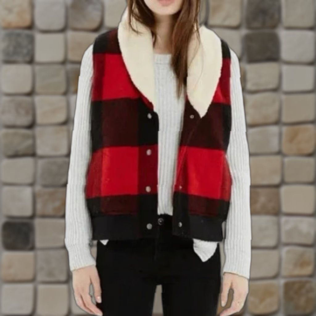 Vintage Woolrich Women's Vest Wool Blend NWT Giant Buffalo Size S Red Black Plaid Outdoor Pockets Vest Mens? Size S / US 4 / IT 40 - 1 Thumbnail