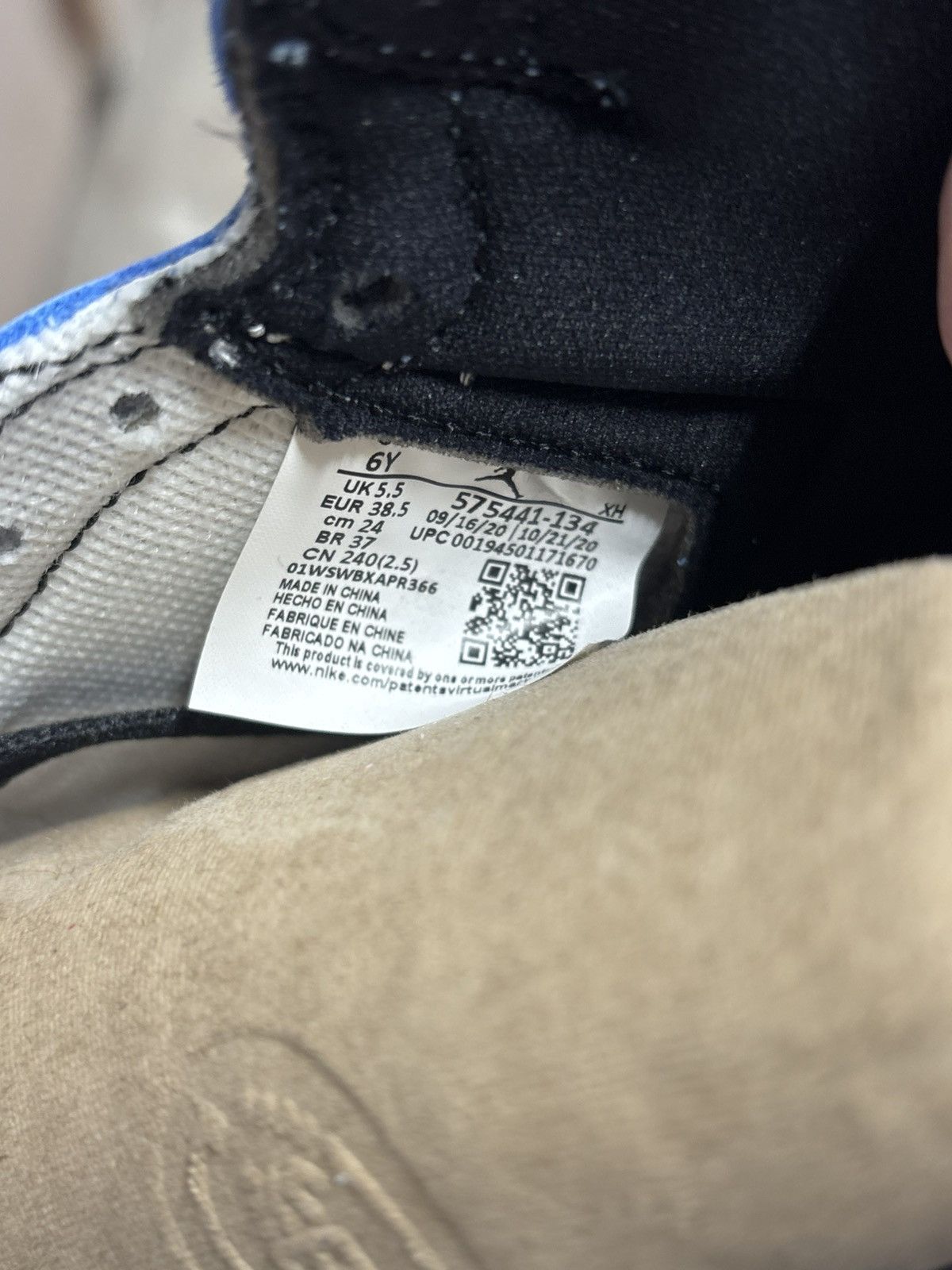 Jordan Brand Air Jordan 1 High OG (575441-134) University Blue Sz 6Y Size US 6 / EU 39 - 7 Thumbnail