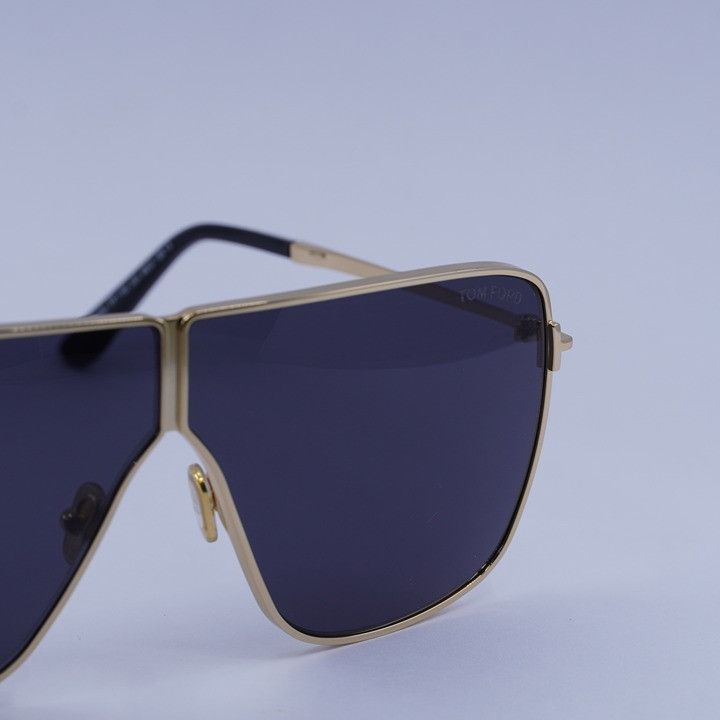 Tom Ford FT1159 30A Huxley Sunglasses Gold Aviator Frame display picture 3