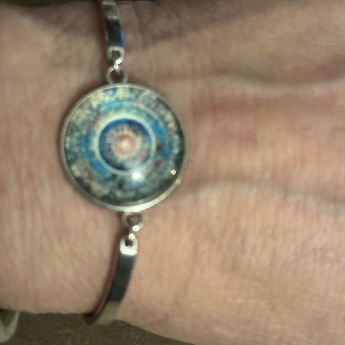 Other Silver tone Mandela flower bracelet Size ONE SIZE - 3 Thumbnail