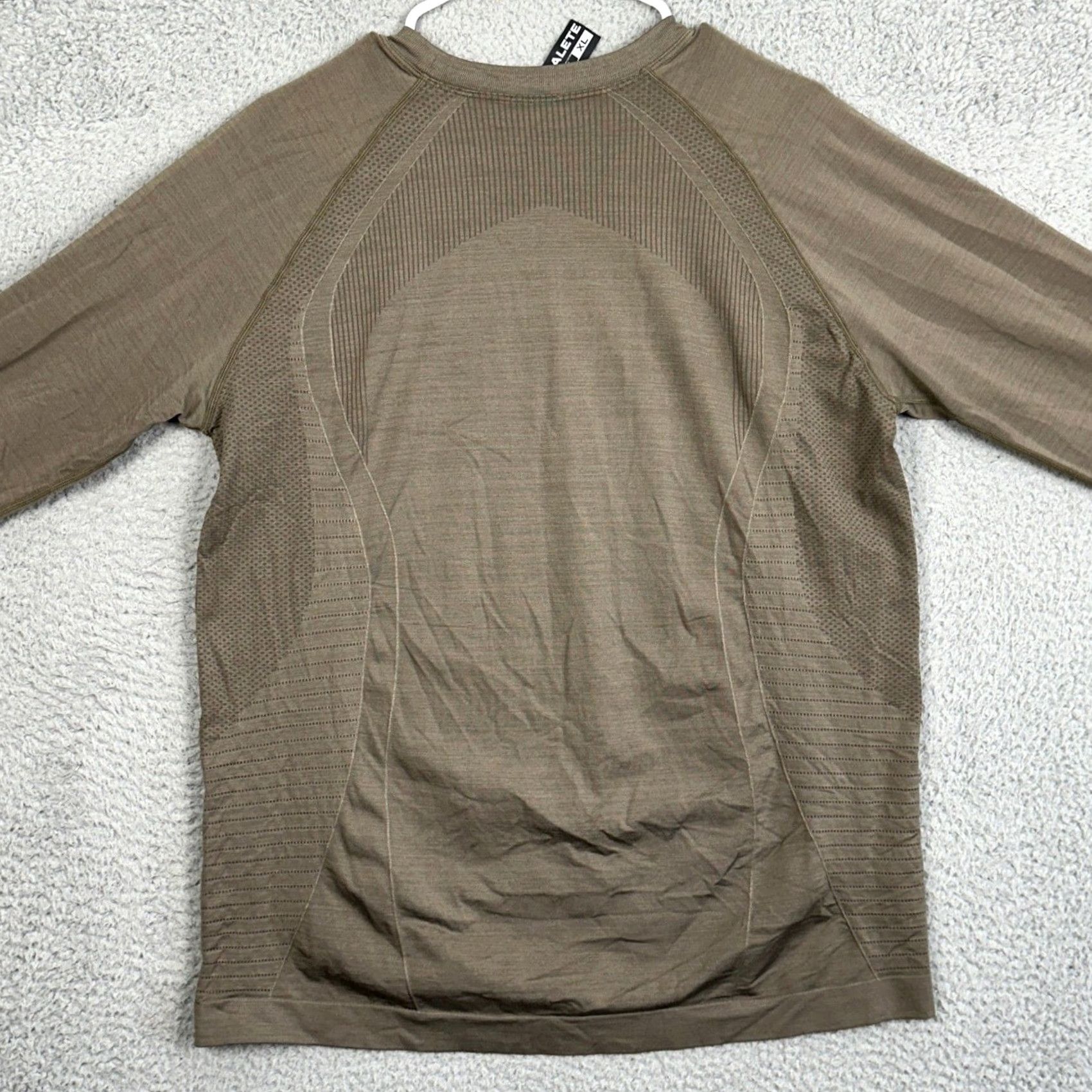 Vintage Alphalete Athletic Shirt Mens XL Olive Green Long Sleeve Crew Neck Stretch Breathable Workout Top EUC Size US XL / EU 56 / 4 - 3 Thumbnail