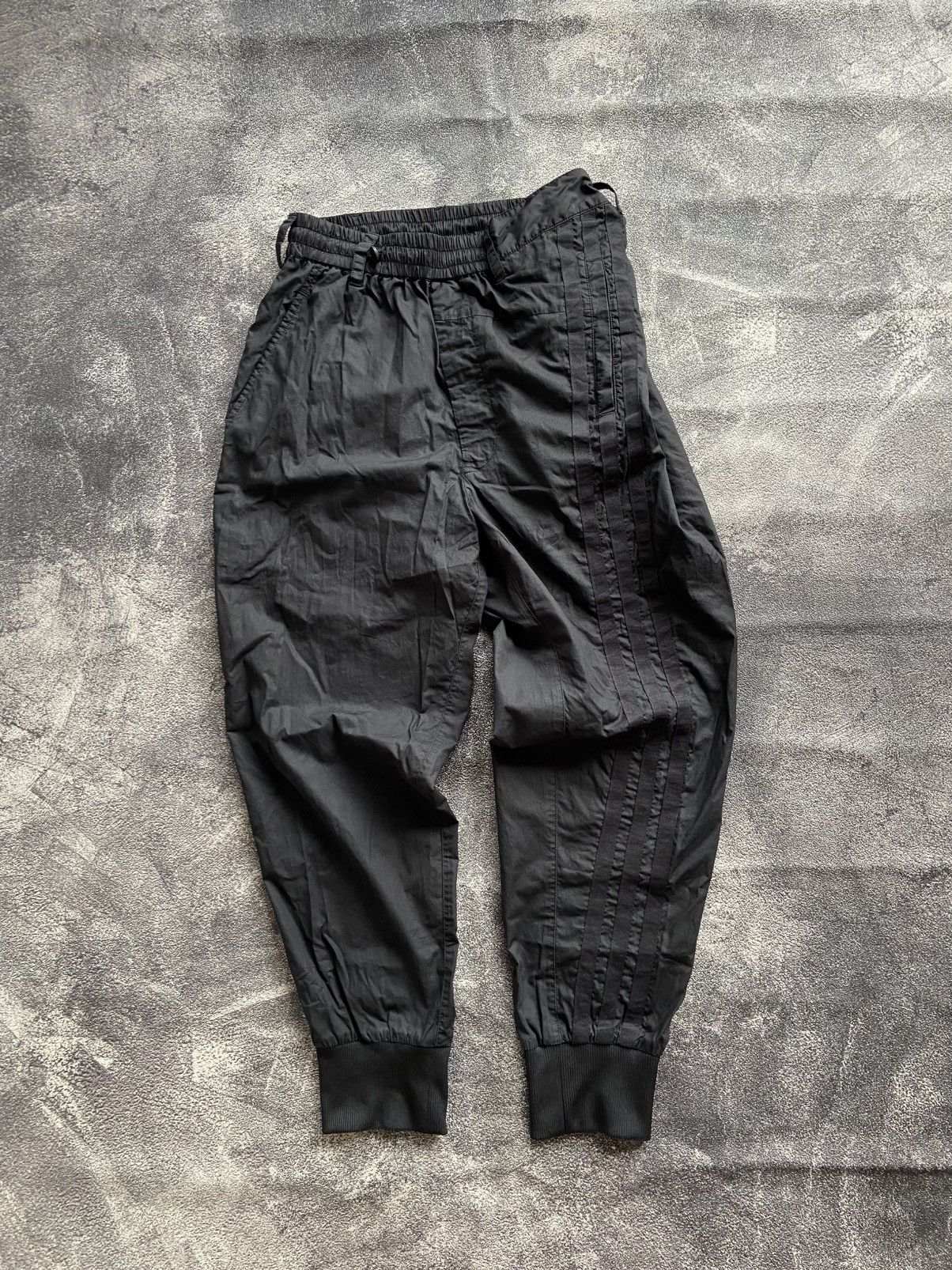 Adidas 💥BINDING OFFER💥Y3 Parachute Joggers 3 Stripe Back In Black Size US 28 / EU 44 - 1 Thumbnail