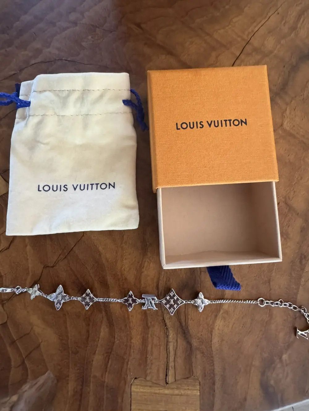 Louis Vuitton Louis Vuitton Monogram Sunrise Bracelet Size ONE SIZE - 3 Thumbnail