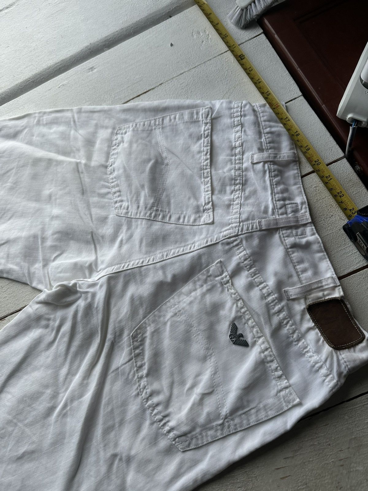 Giorgio Armani VNTG 🚨 BAGGY ARMANI JEANS LUXURY WHITE WITH LOGO PANTS Size US 31 - 11 Thumbnail