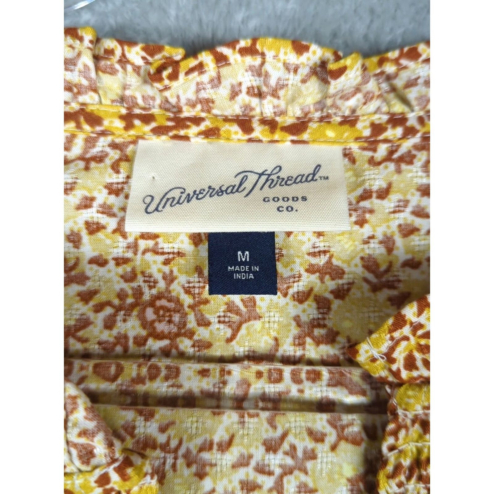 Vintage Universal Thread Blouse Shirt Cotton/Rayon Yellow Floral 3/4 Puff Sleeve V-Neck Smocked Relaxed M Womens Size M / US 6-8 / IT 42-44 - 4 Thumbnail