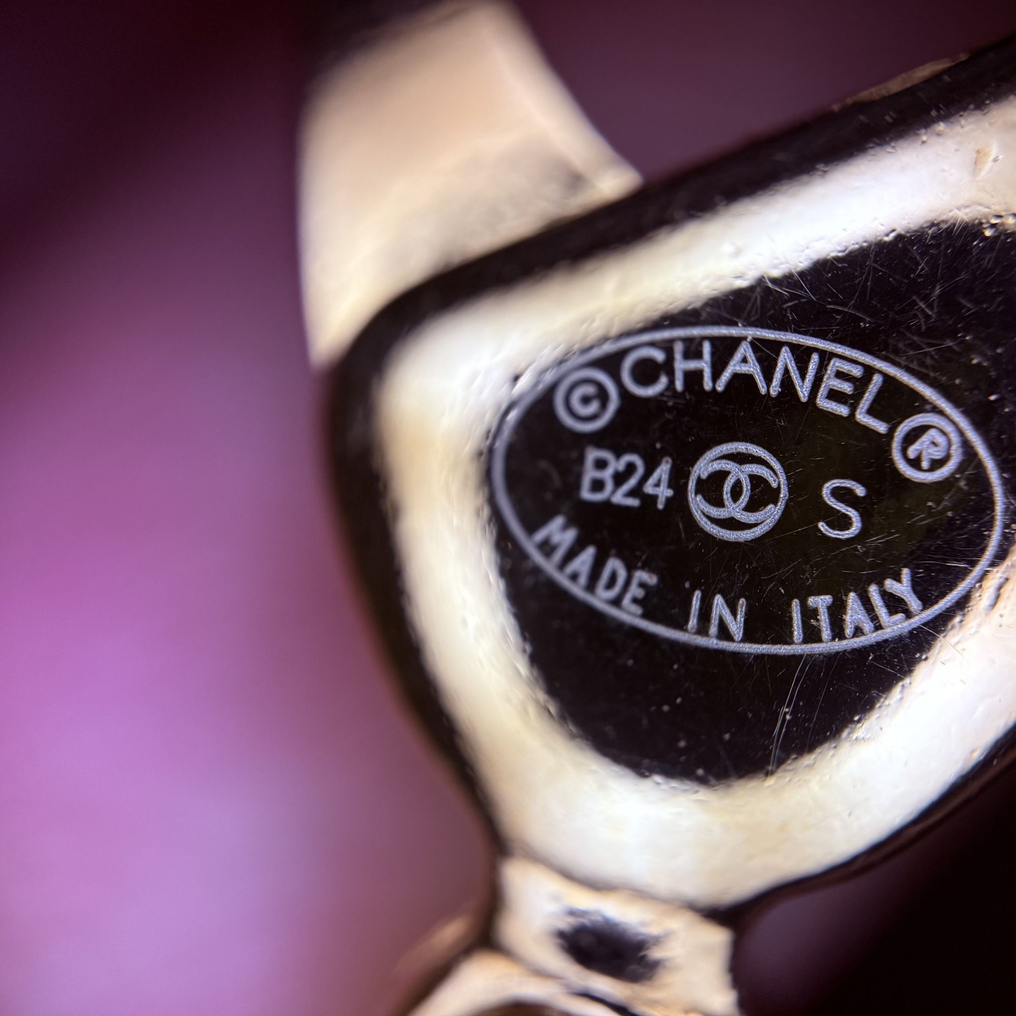 Chanel Chanel Long Pearl & Black Beaded Necklace With Gold CC Logo Size ONE SIZE - 6 Thumbnail