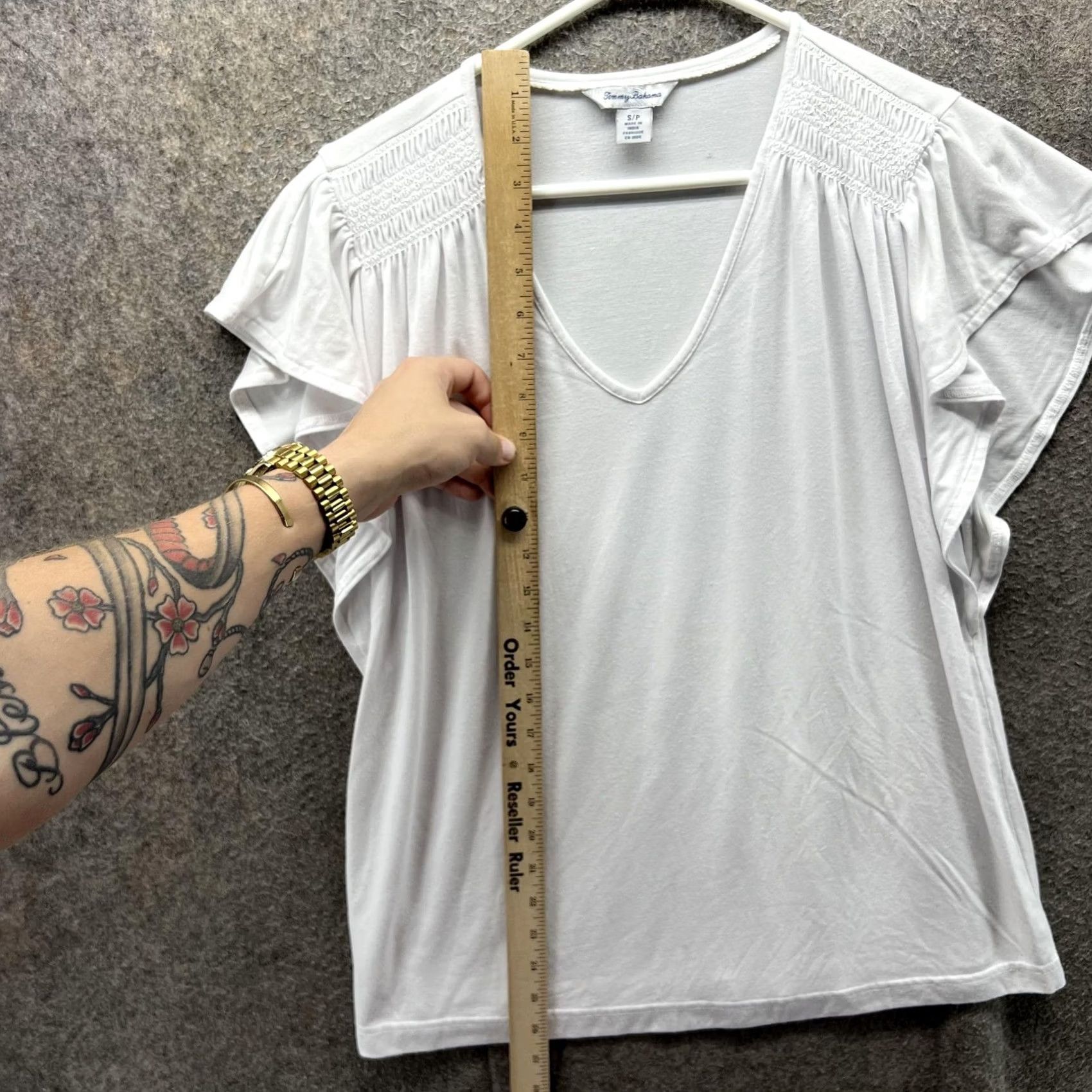 Tommy Bahama VINTAGE Tommy Bahama Shirt Womens Small Petite White V-Neck Flutter Sleeve Top Size S / US 4 / IT 40 - 6 Thumbnail