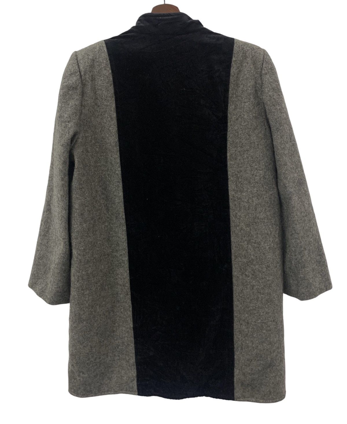 Valentino Vintage VALENTINO GARAVANI single-breasted wool blend coat Size M / US 6-8 / IT 42-44 - 2 Thumbnail