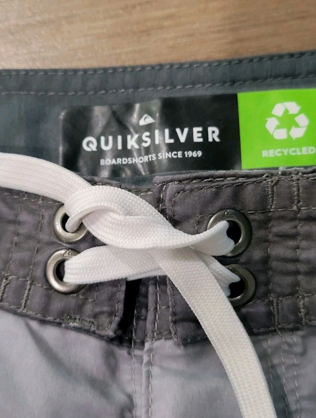 Quiksilver Quiksilver Men's Board Shorts Swim 28 EUC Size US 28 / EU 44 - 4 Thumbnail