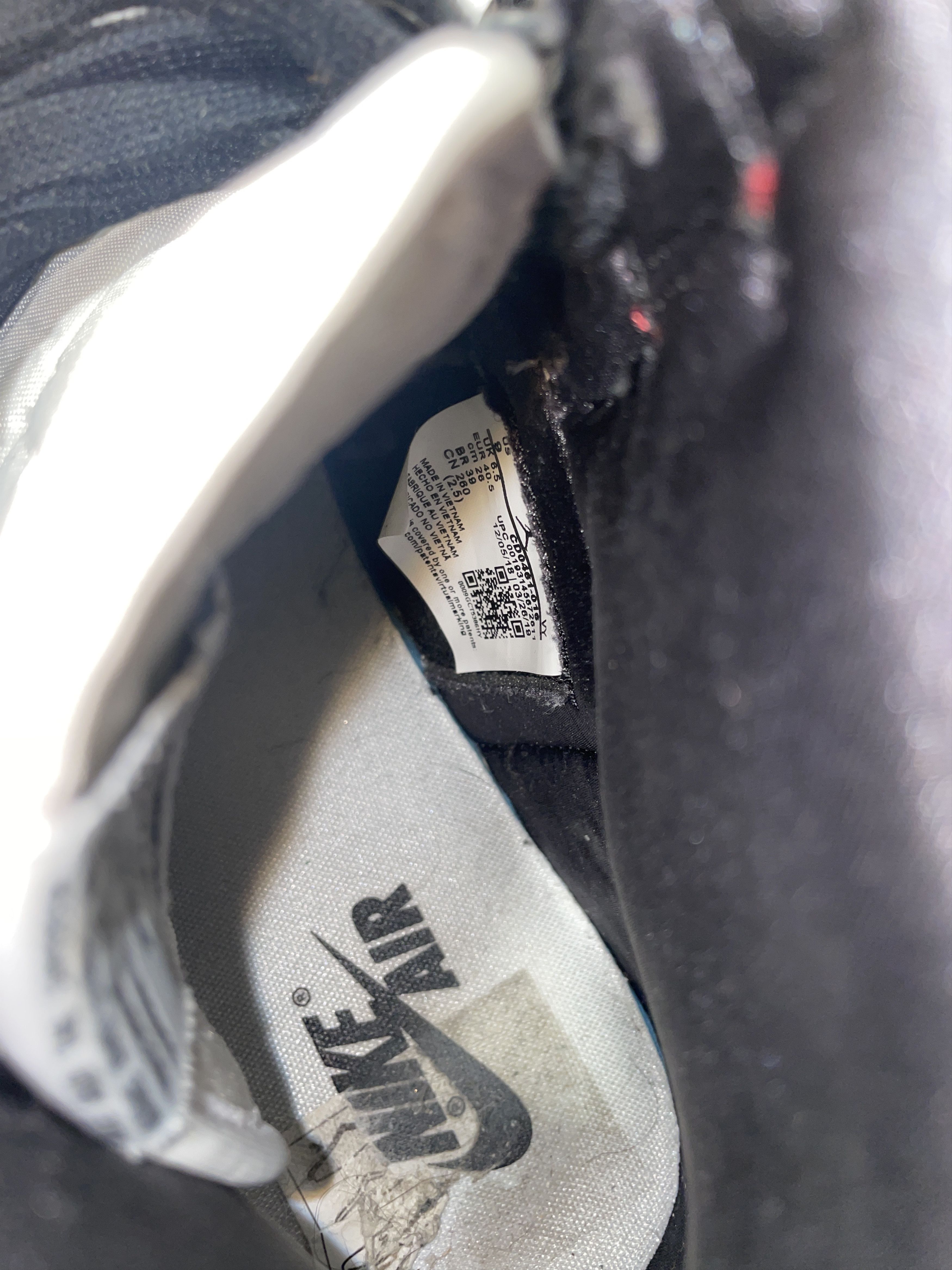 Jordan Brand × Nike Nike Air Jordan 1 Retro High Satin Black Toe Size US 9 / IT 39 - 5 Thumbnail