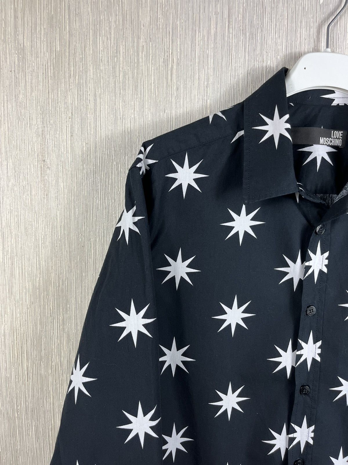 Designer × Moschino Love Moschino white stars monogram art shirt Size US S / EU 44-46 / 1 - 5 Thumbnail
