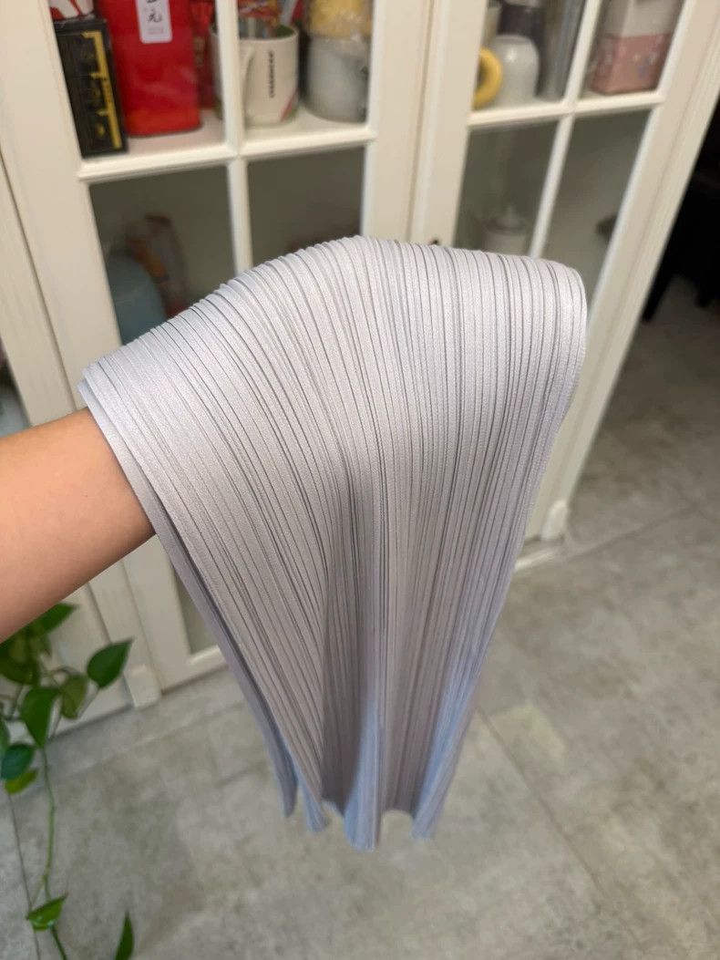 Issey Miyake Issey Miyake size:0 Light grey pleated pants Size 42" / US 20 - 7 Thumbnail