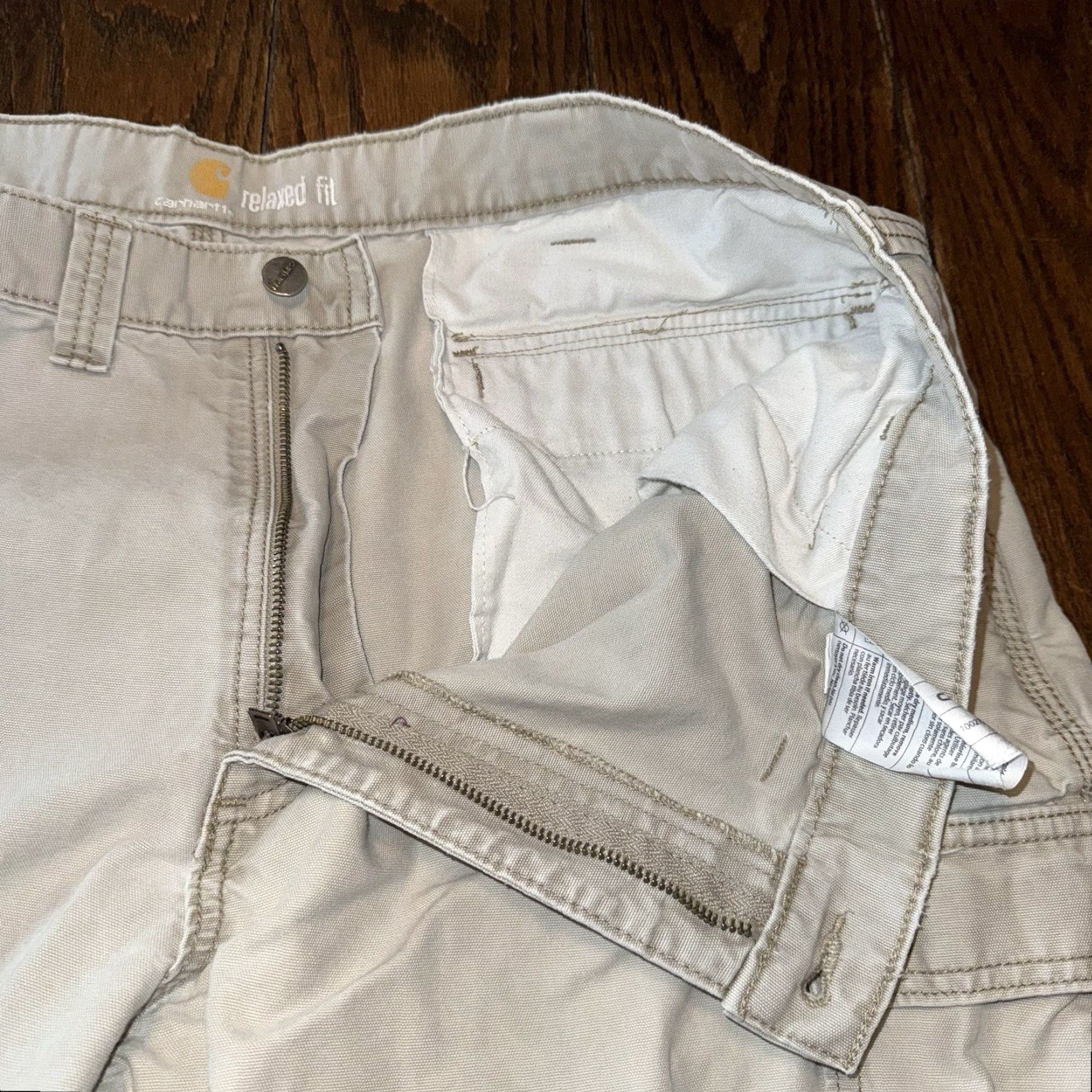Carhartt VINTAGE Carhartt Mens Size 44x30 Cargo Pants 100272-232 Relaxed Fit Snap Button Khaki Cargo Pants Mens Straight Leg 42x28.5 13 Rise 9.5 Leg Open Size US 44 / EU 60 - 6 Thumbnail