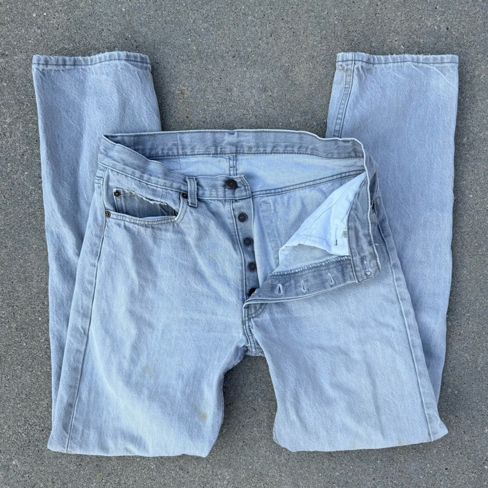 Levi's 80s Levi’s 501 Button Fly Light Gray Straight Leg Jean 33x34 Size US 33 - 1 Thumbnail
