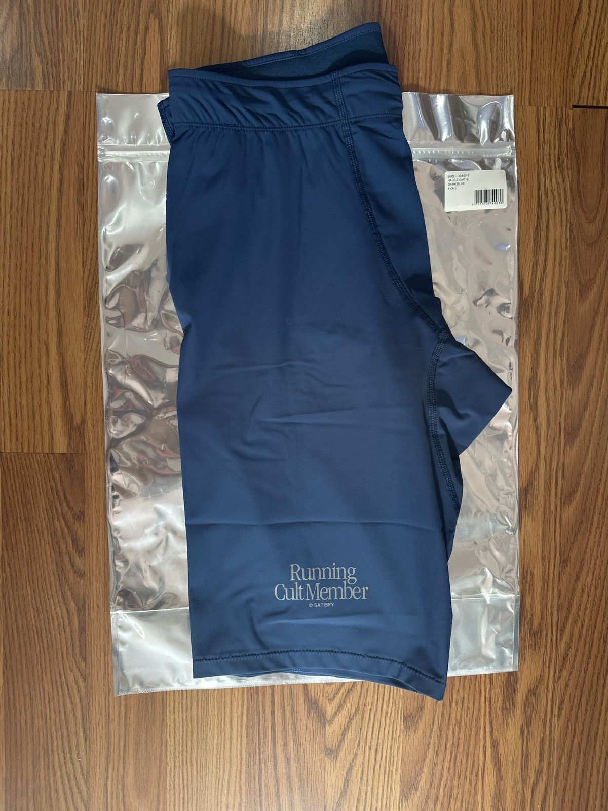 Satisfy Satisfy Half Tight 9” Size 4 Size US 36 / EU 52 - 3 Thumbnail