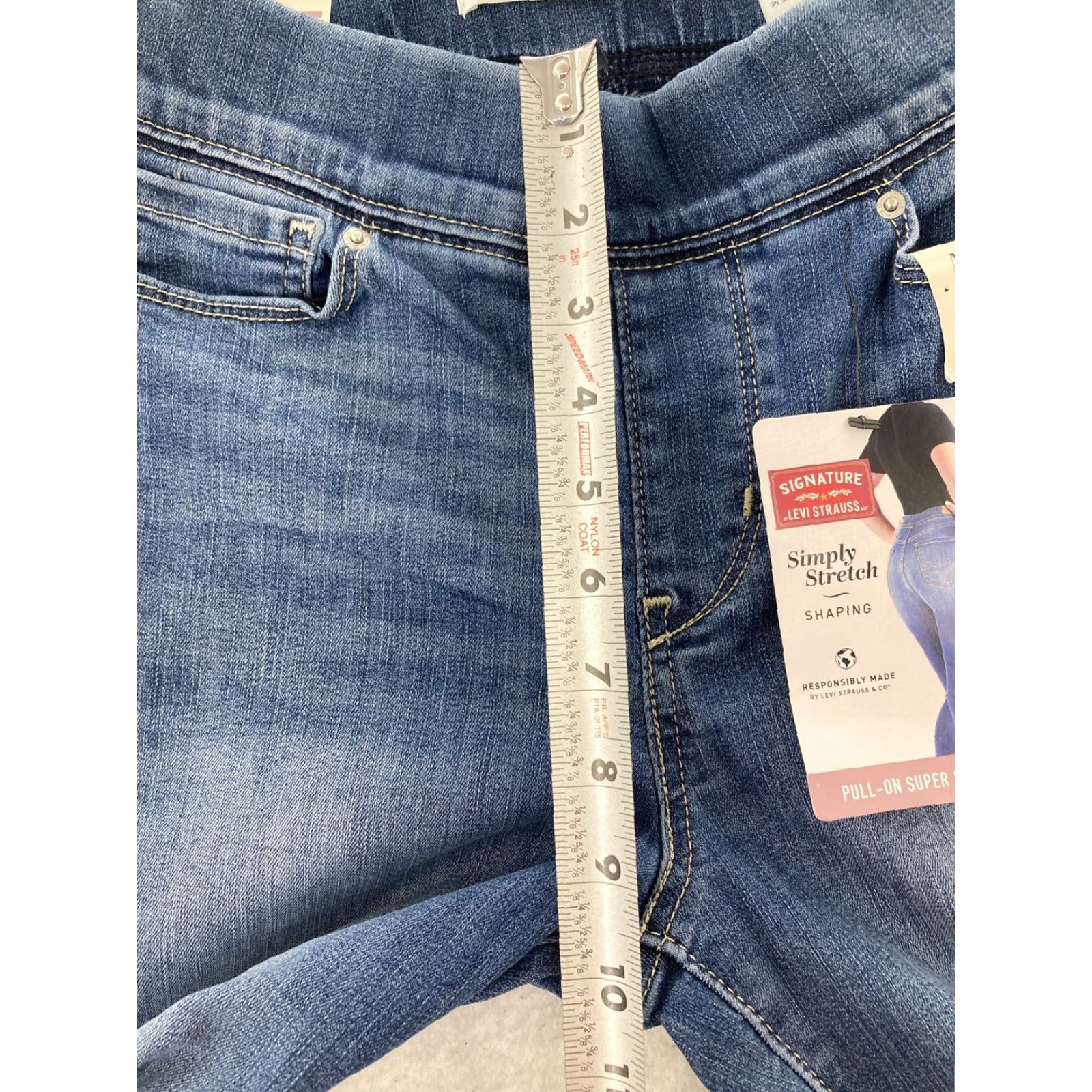 Levi's Signature Levi's Jeans Women's Super Skinny Pull On Size 4 Denim Blue Shaping Stretch Modern Size 27" / US 4 / IT 40 - 4 Thumbnail