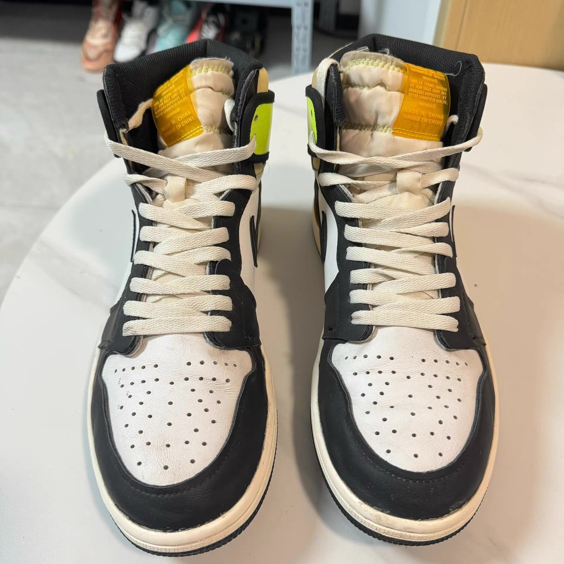 Nike Air Jordan 1 High, retro and stylish Q10 Size US 11 / EU 44 - 4 Thumbnail