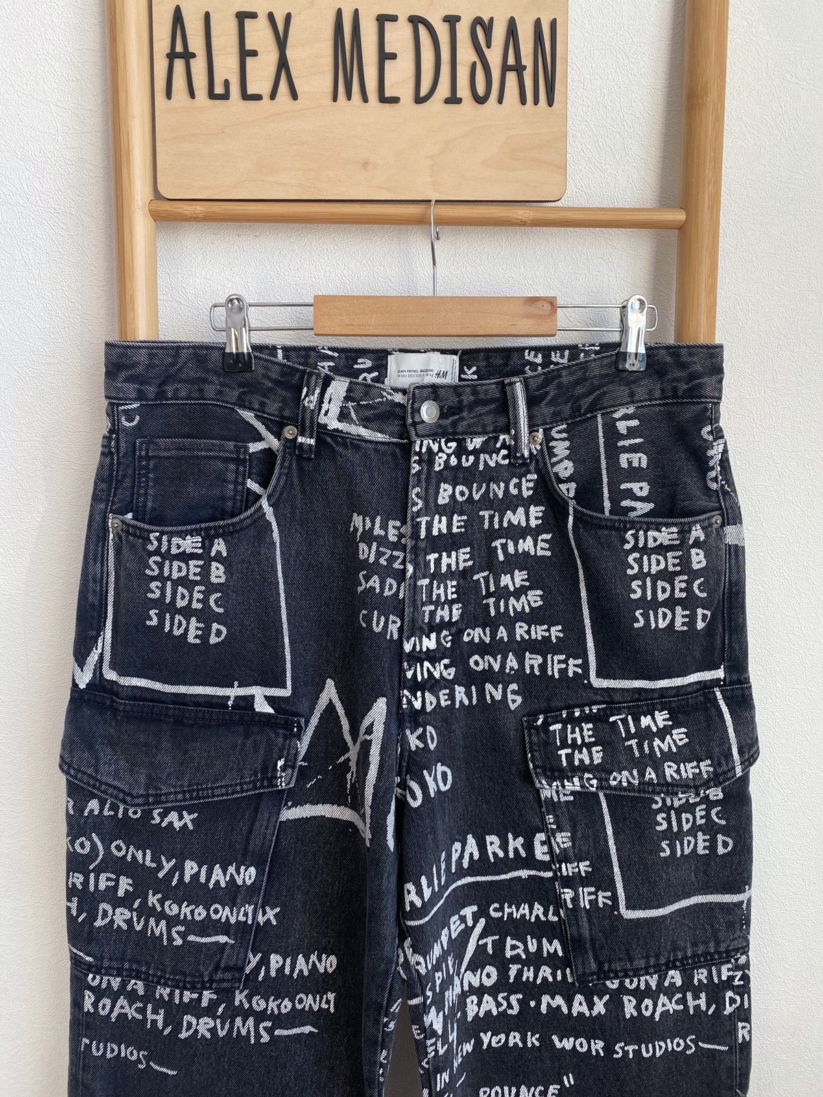 H&M × Jean-Michel Basquiat × Who Decides War Who Decides War Baggy denim jeans H&M x Basquiat x Ev&Tela Size US 34 / EU 50 - 12 Thumbnail