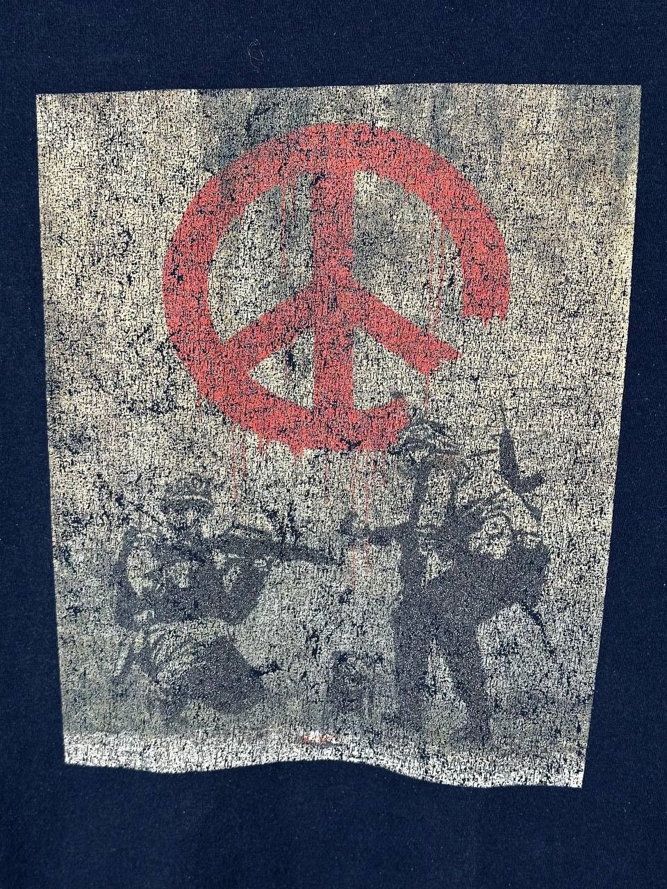 Vintage Banksy Peace Sign Army Vintage Faded T Shirt Size US M / EU 48-50 / 2 - 4 Thumbnail